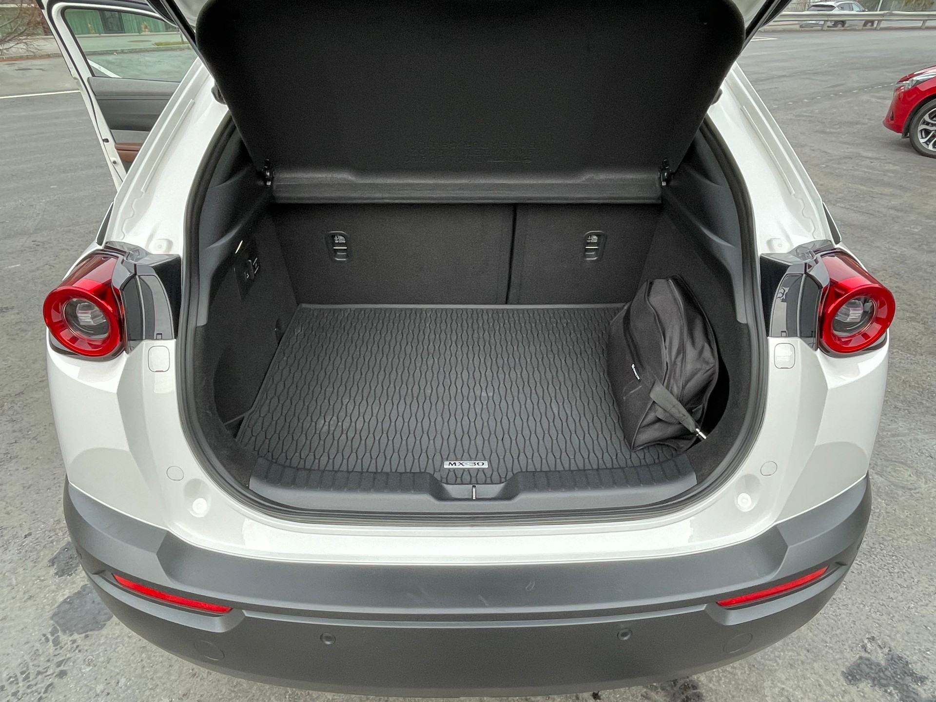 MAZDA MX-30 PHEV e-Skyactiv R-EV 170 Advantage-image-11