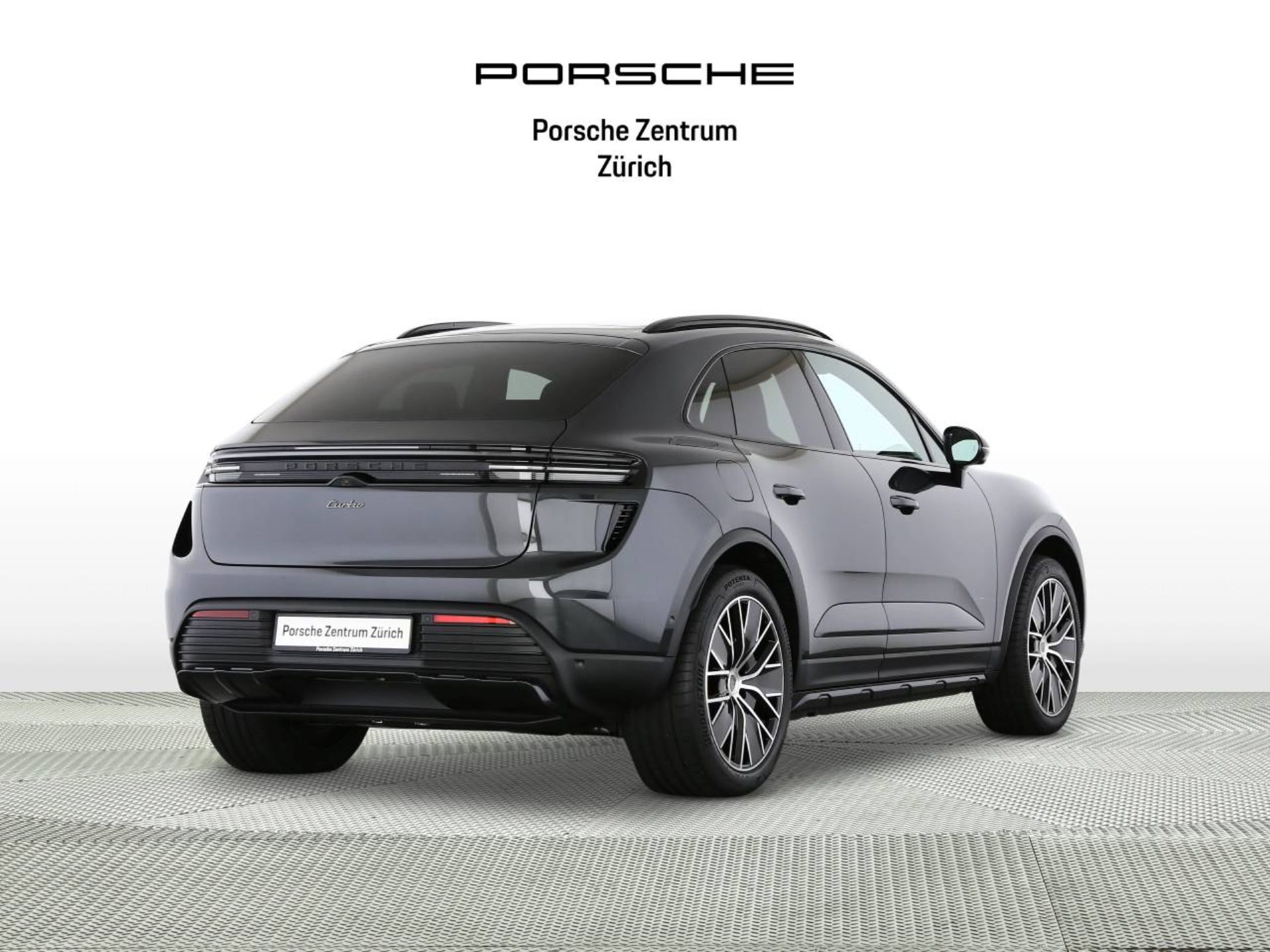 PORSCHE Macan Turbo-image-2