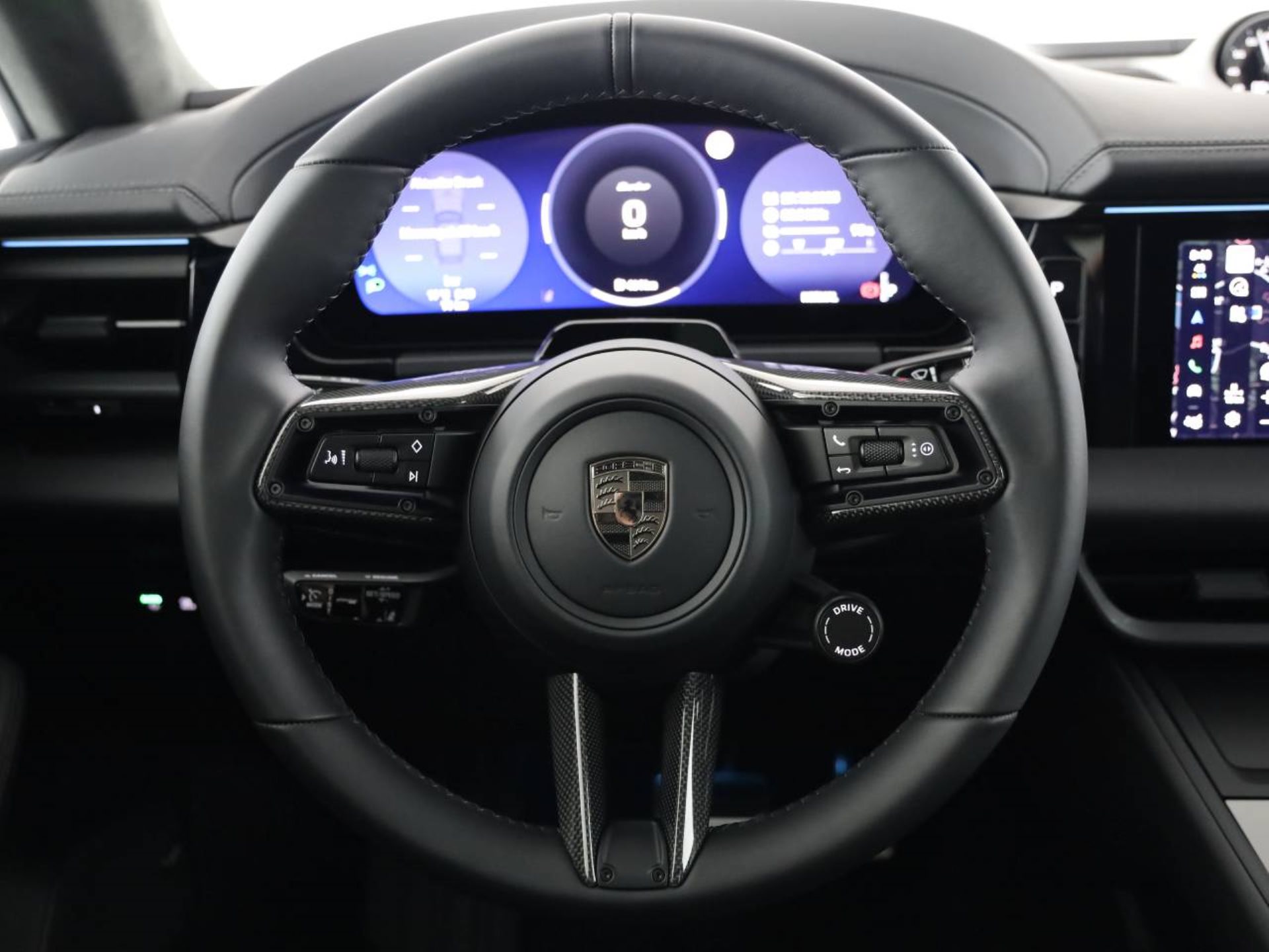 PORSCHE Macan Turbo-image-3