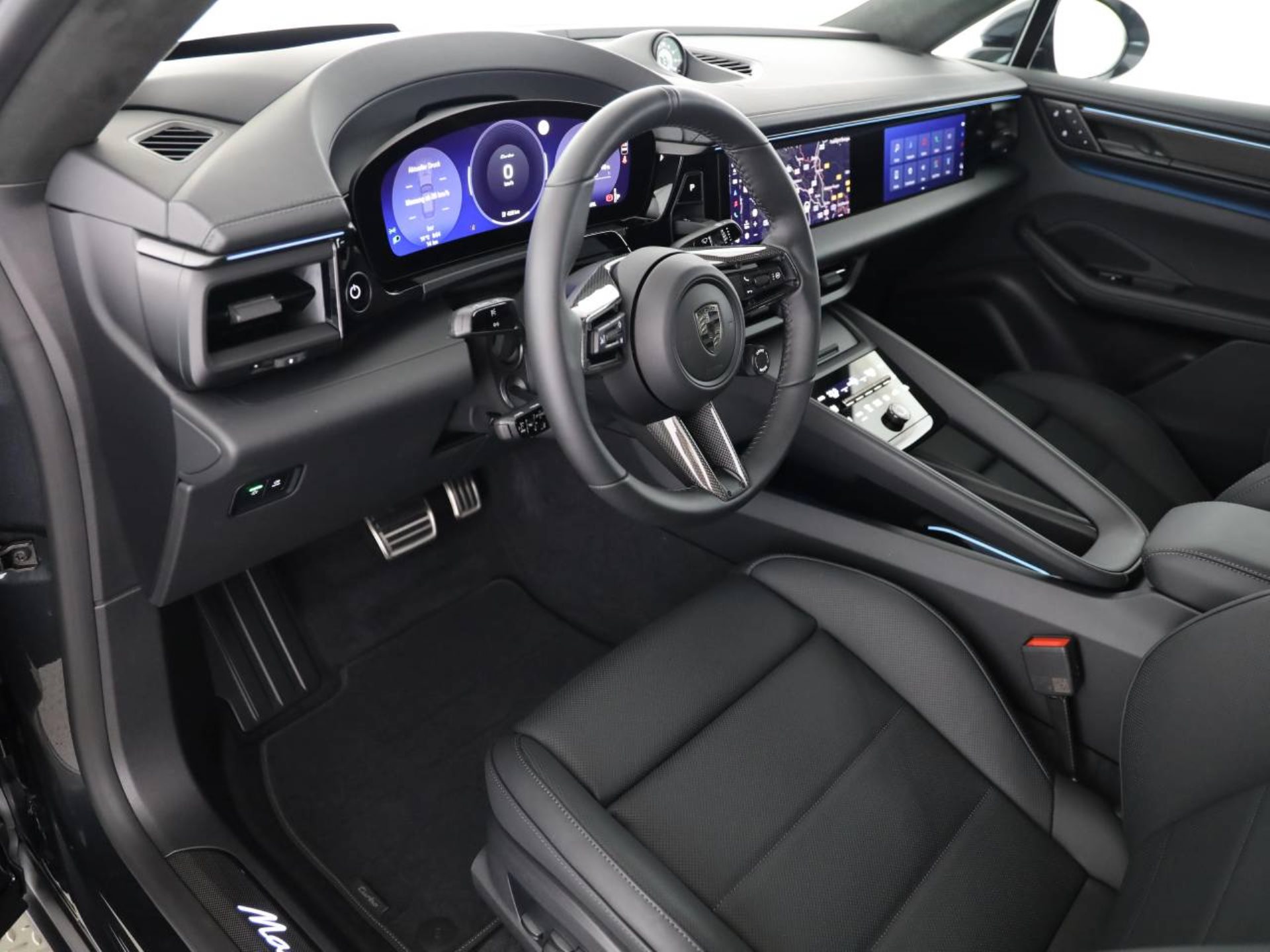 PORSCHE Macan Turbo-image-9