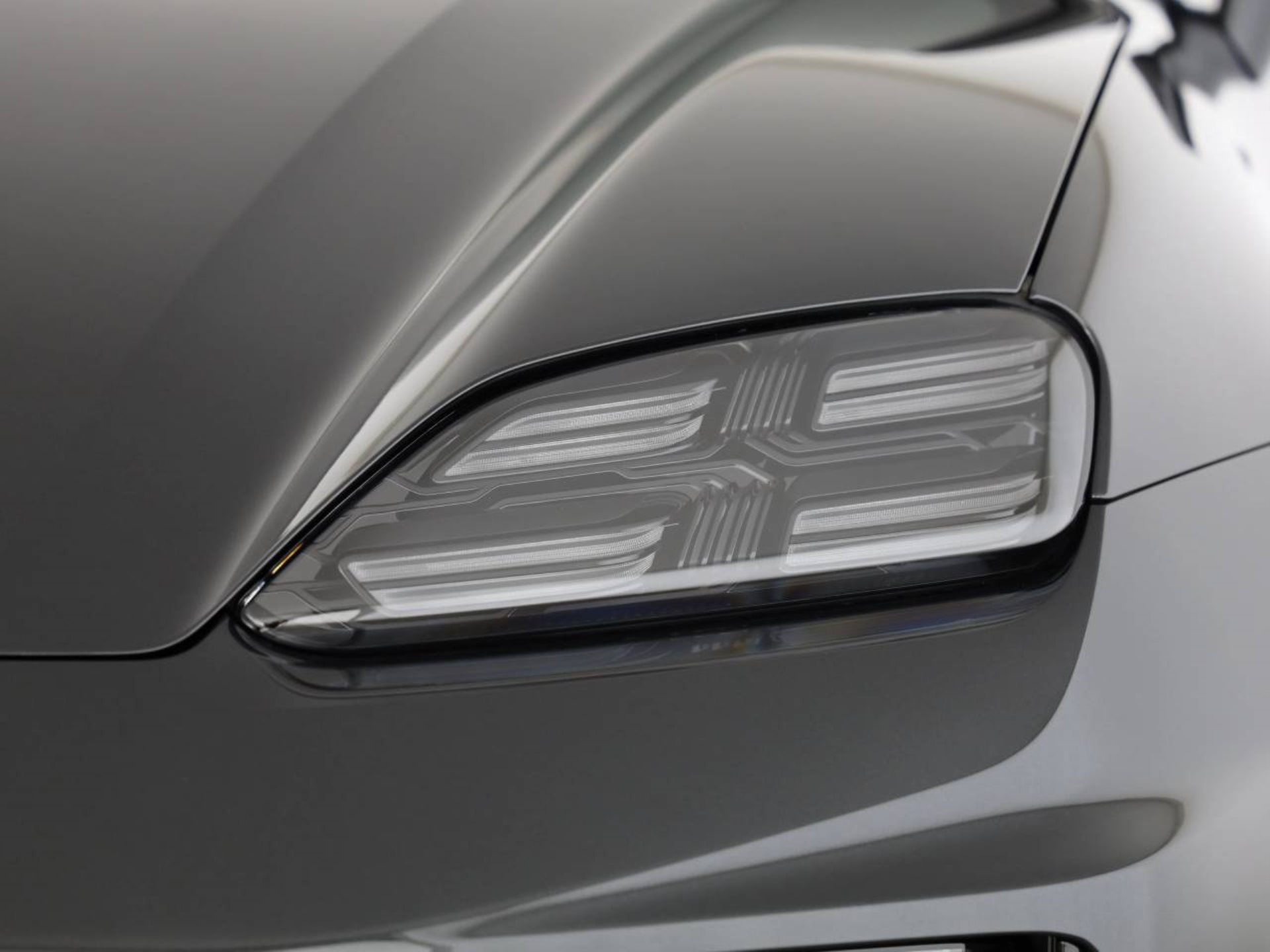 PORSCHE Macan Turbo-image-8
