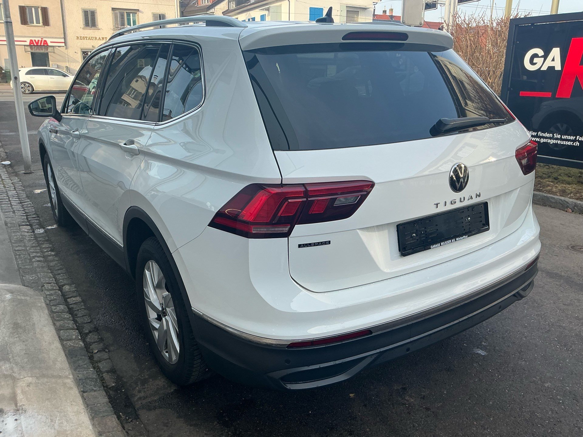 VW Tiguan Allspace 1.5 TSI DSG *** 7 - SITZE & ANHÄNGEKUPPLUNG ***-image-5