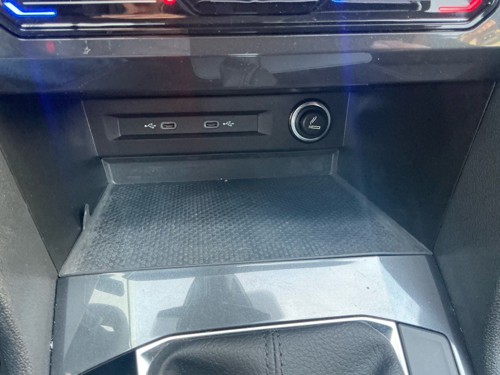 VW Tiguan Allspace 1.5 TSI DSG *** 7 - SITZE & ANHÄNGEKUPPLUNG ***-image-23