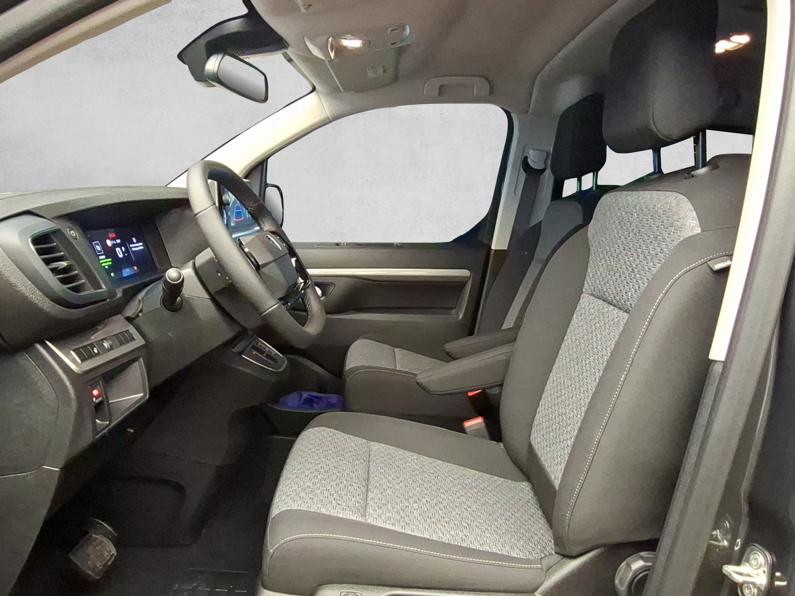 PEUGEOT Traveller Standard 2.2 BlueHDi 180 Business S/S-image-14