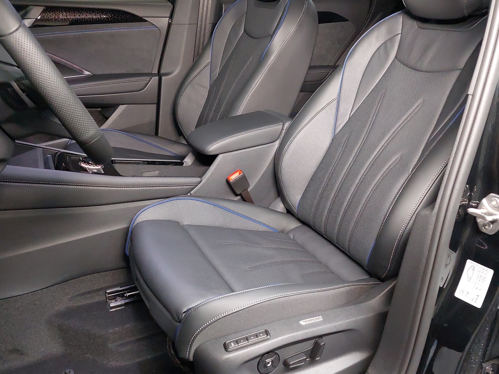 VW Tiguan 1.5 TSI evo2 eHybrid R-Line DSG-image-5