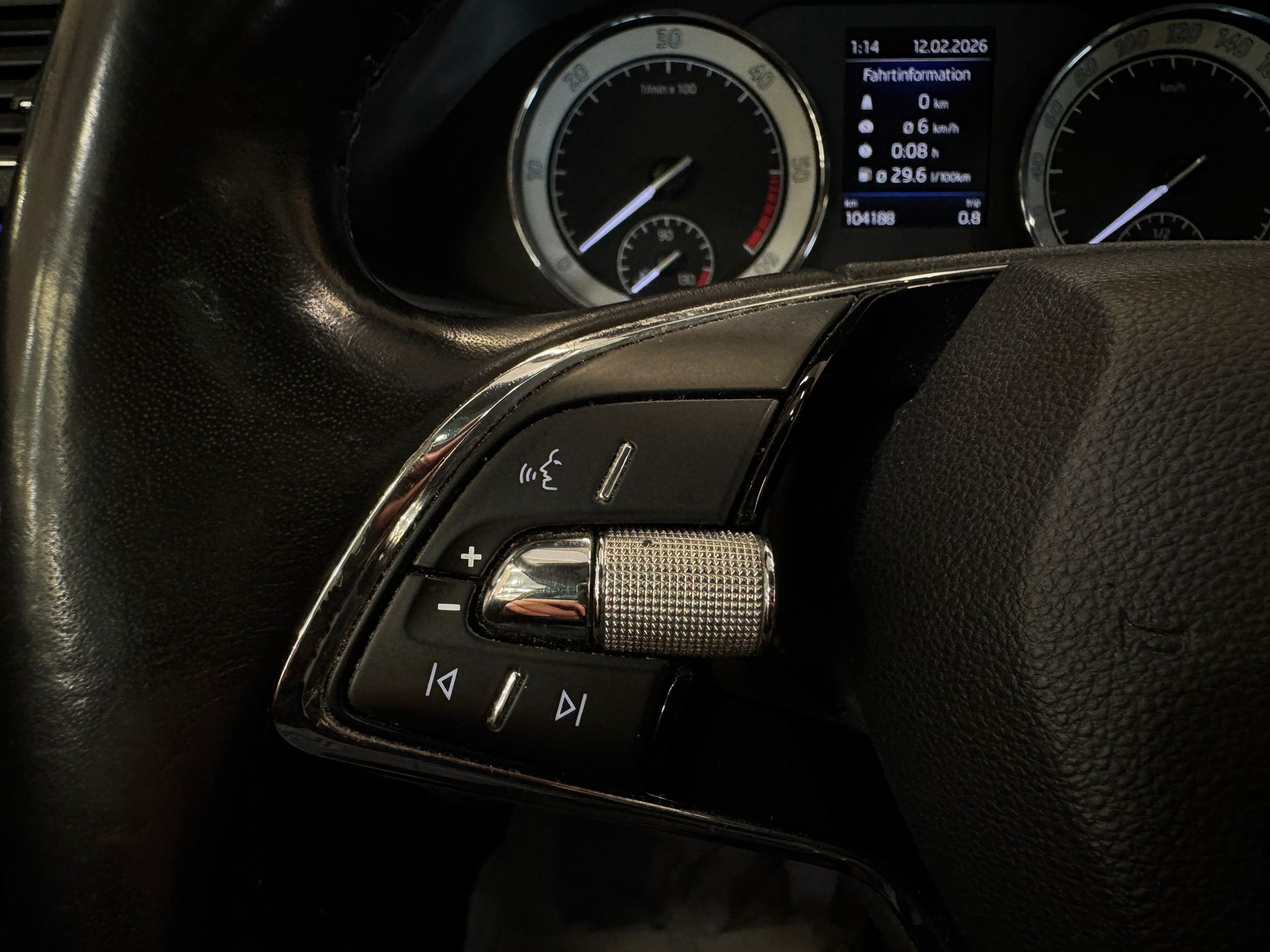 SKODA Superb Limousine 2.0 TDI Style DSG-image-9