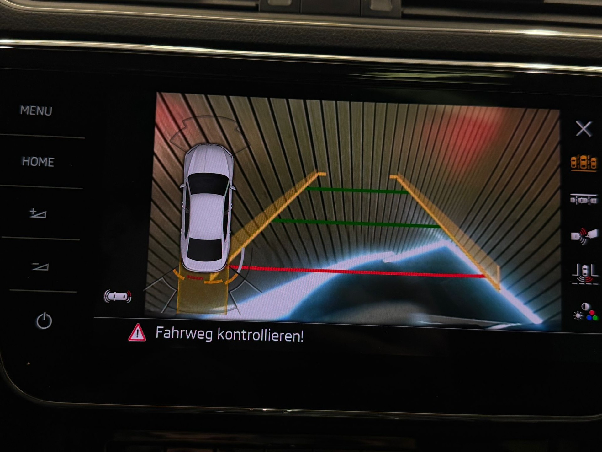 SKODA Superb Limousine 2.0 TDI Style DSG-image-21