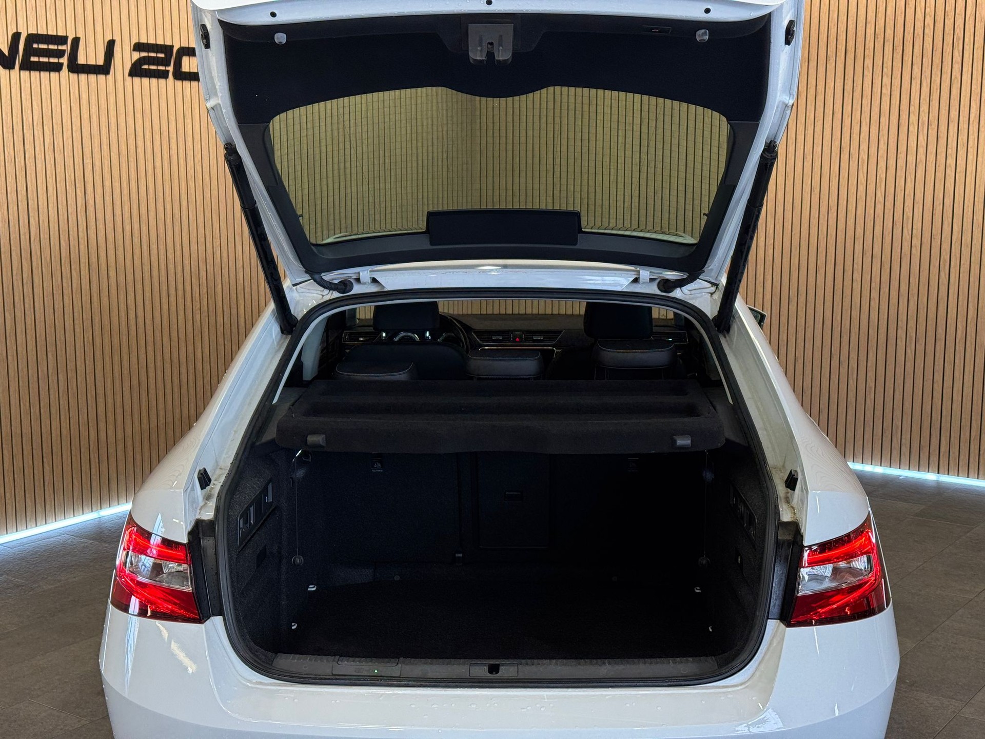 SKODA Superb Limousine 2.0 TDI Style DSG-image-5