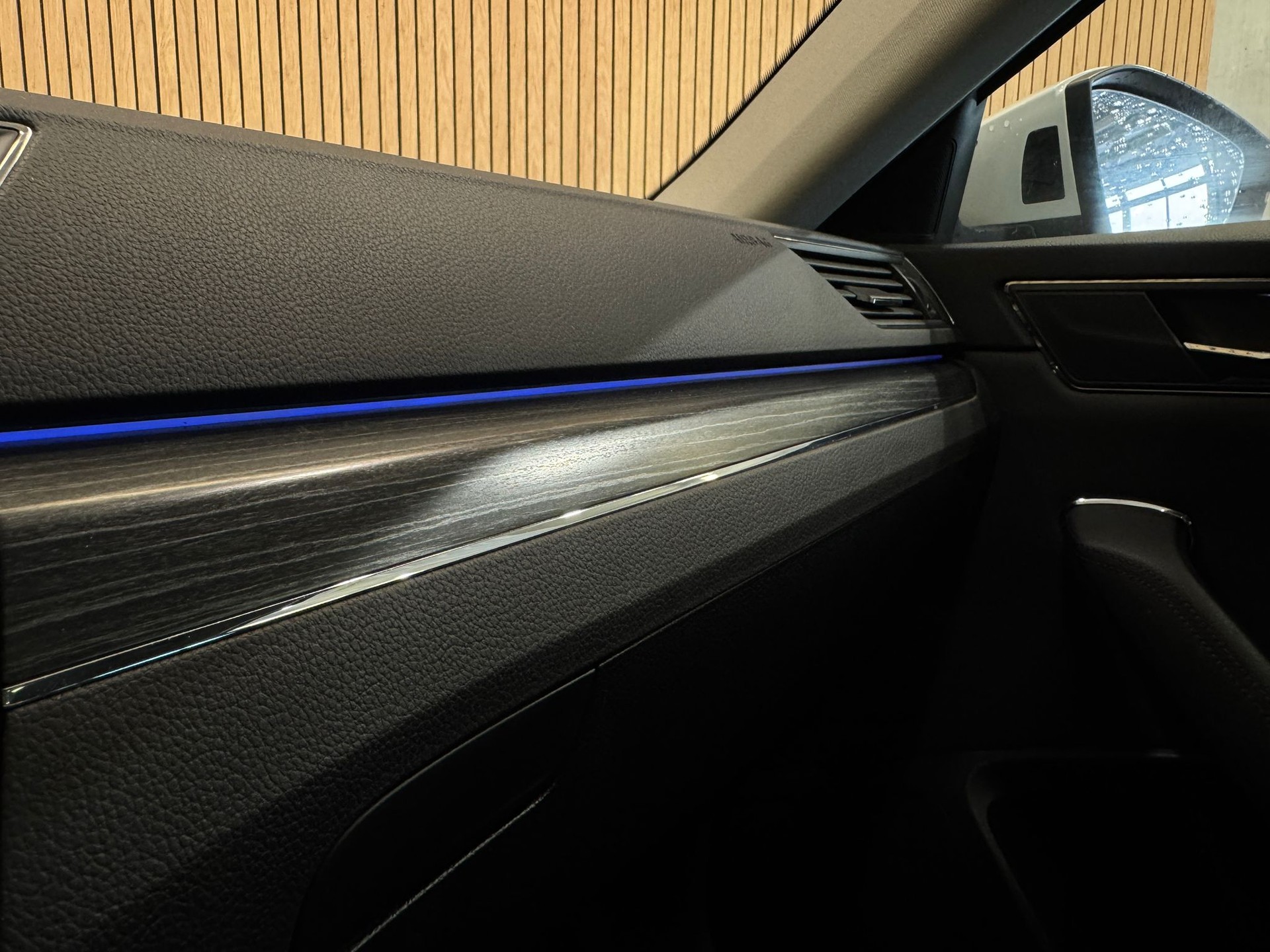 SKODA Superb Limousine 2.0 TDI Style DSG-image-17