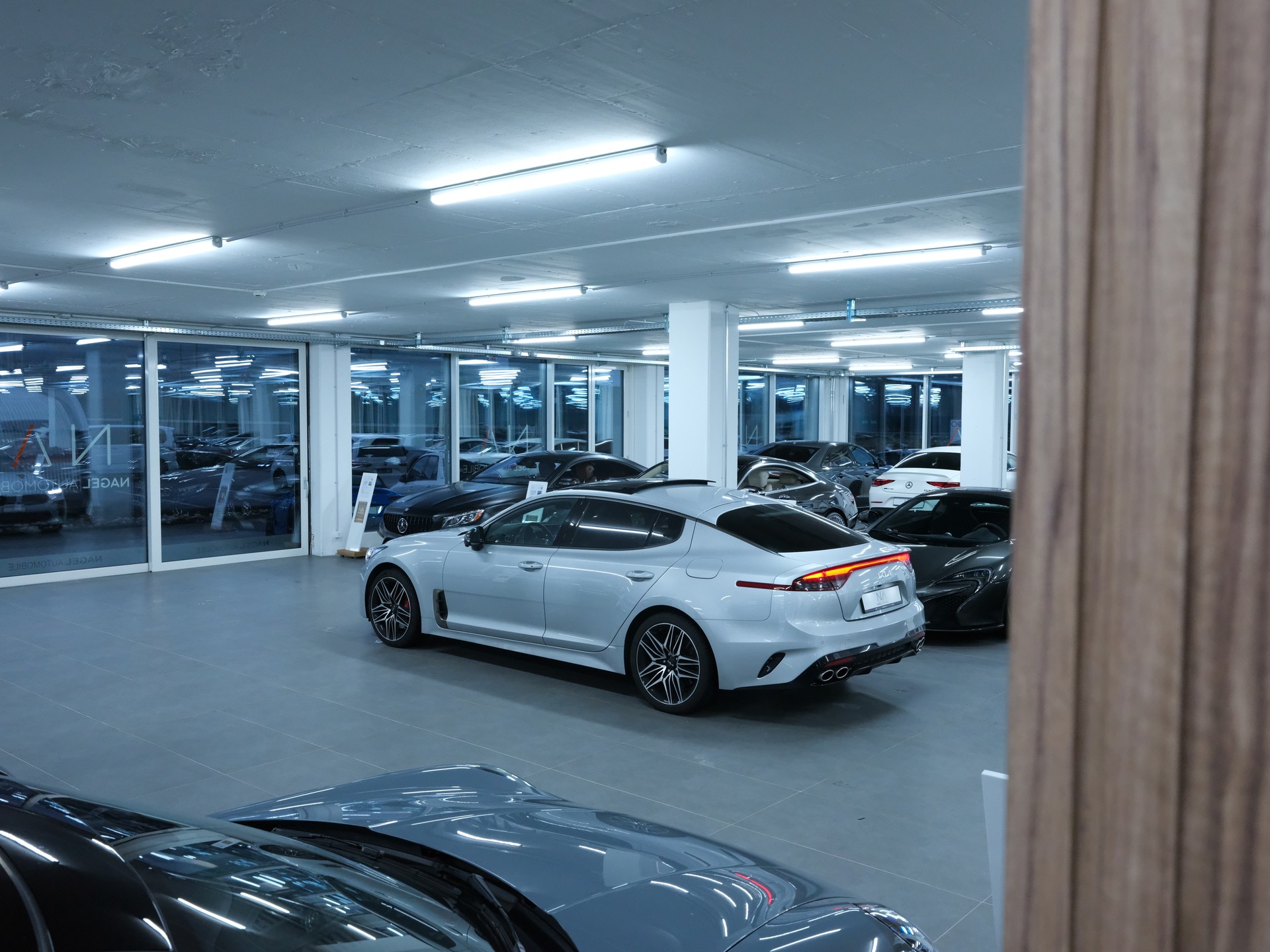 KIA Stinger 3.3 T-GDi GT Automat AWD-image-11