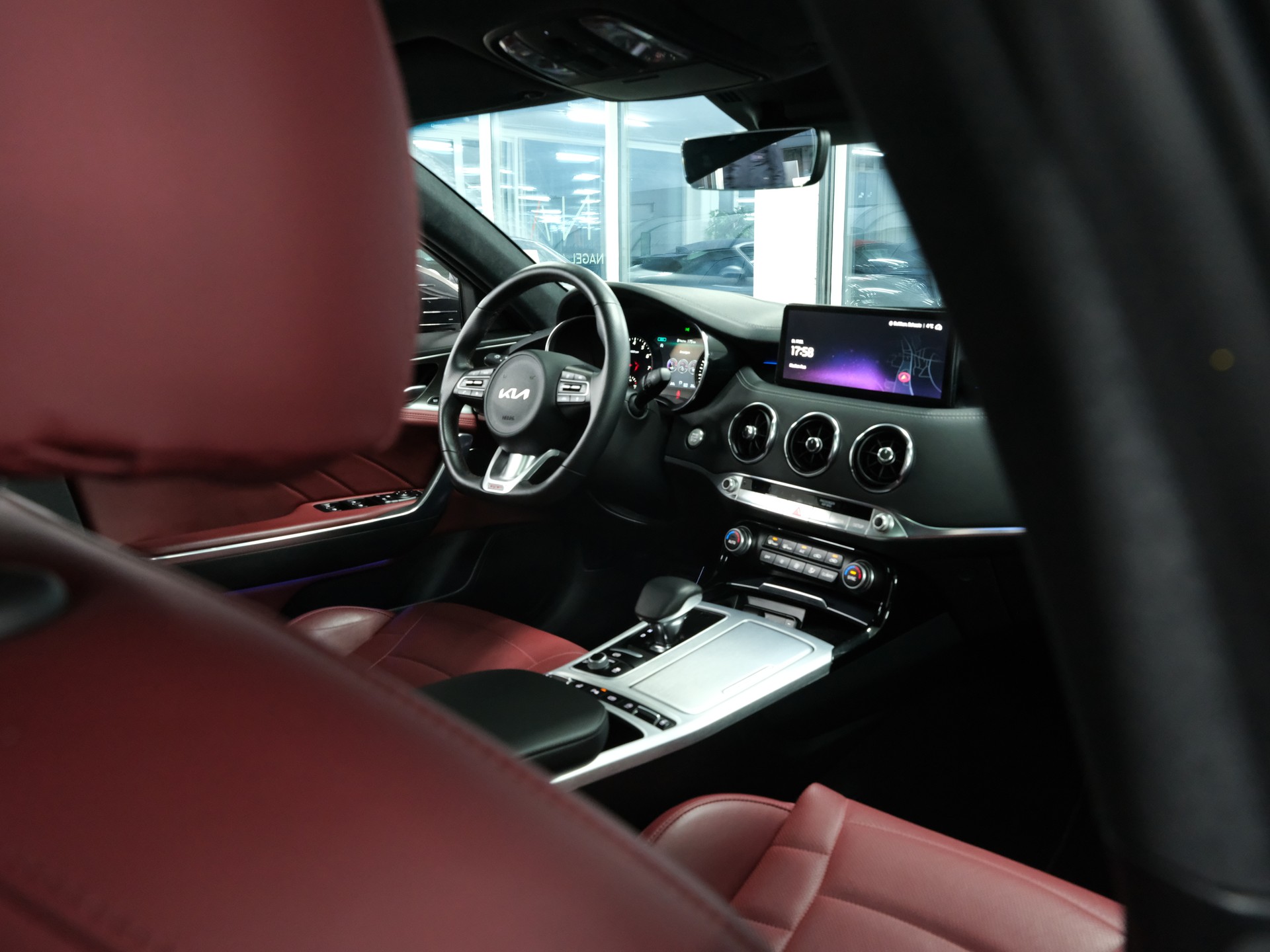 KIA Stinger 3.3 T-GDi GT Automat AWD-image-20