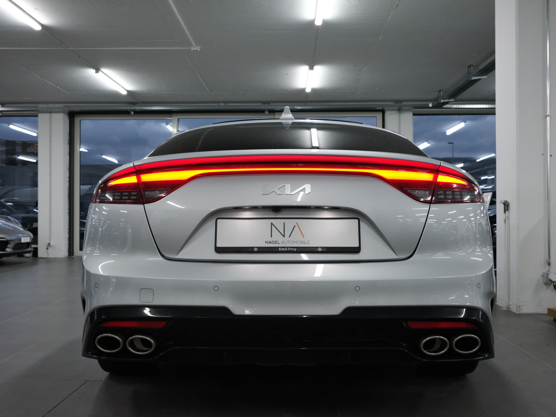 KIA Stinger 3.3 T-GDi GT Automat AWD-showroom-element-3