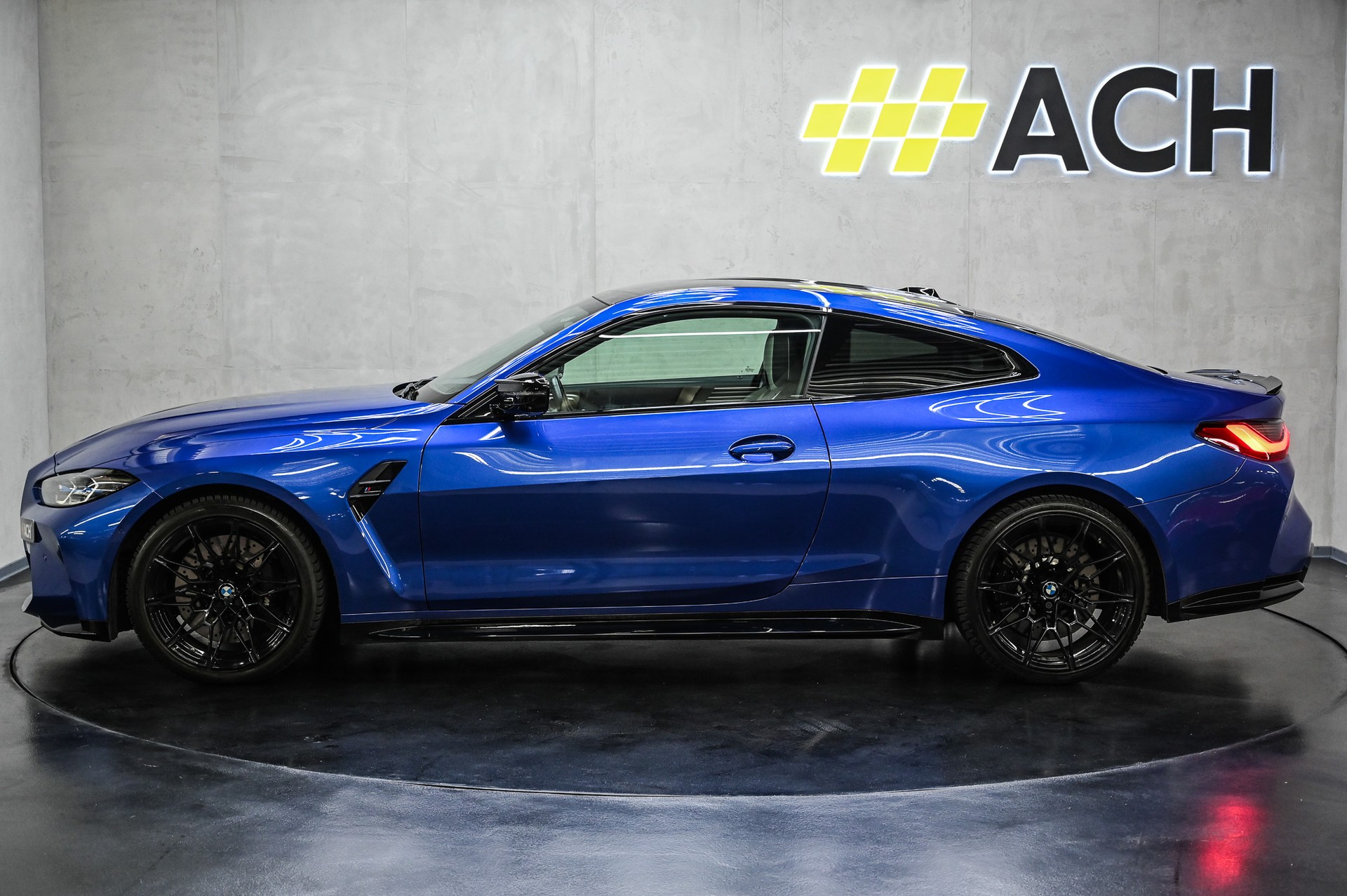 BMW M4 Competition xDrive Coupé-image-4