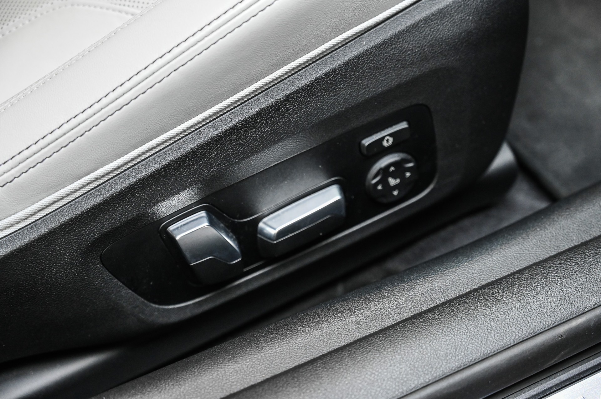 BMW M4 Competition xDrive Coupé-image-34