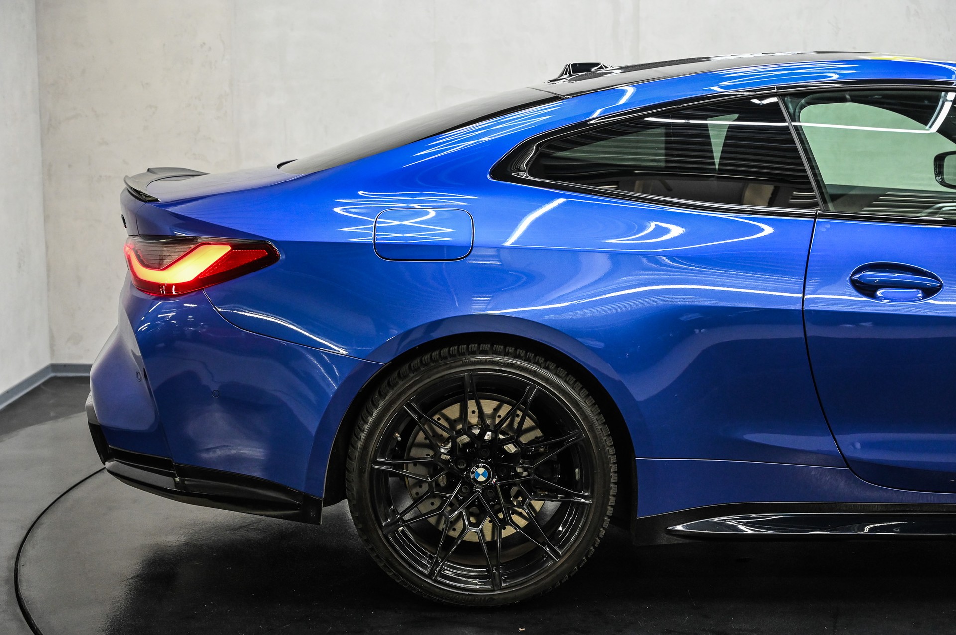BMW M4 Competition xDrive Coupé-image-13
