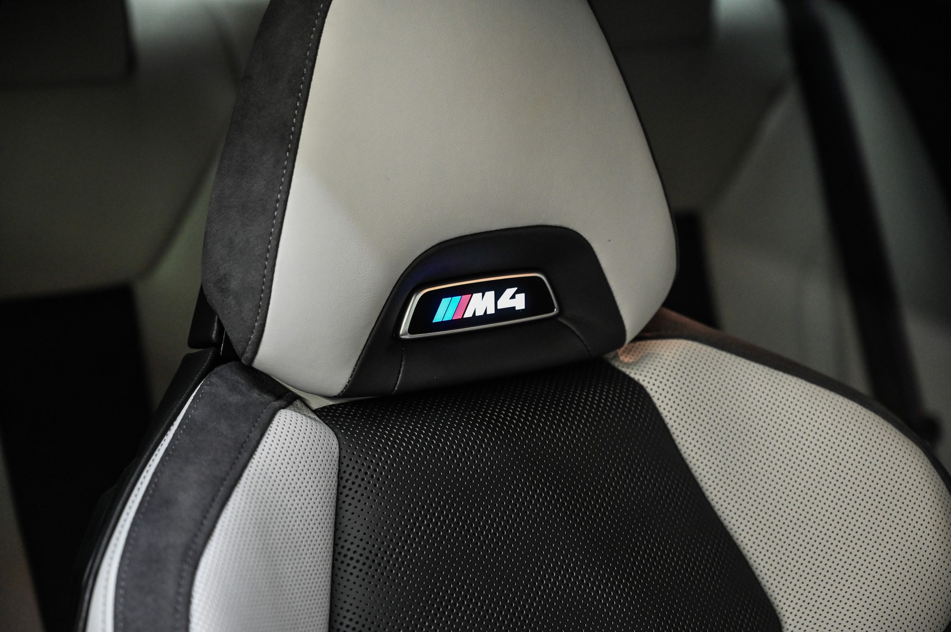 BMW M4 Competition xDrive Coupé-image-27