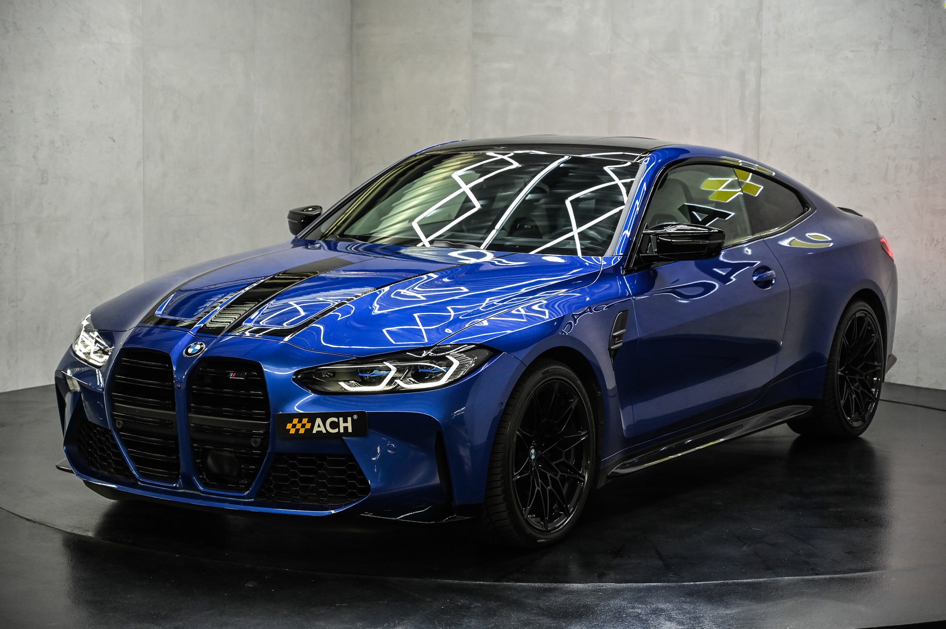 BMW M4 Competition xDrive Coupé-image-2