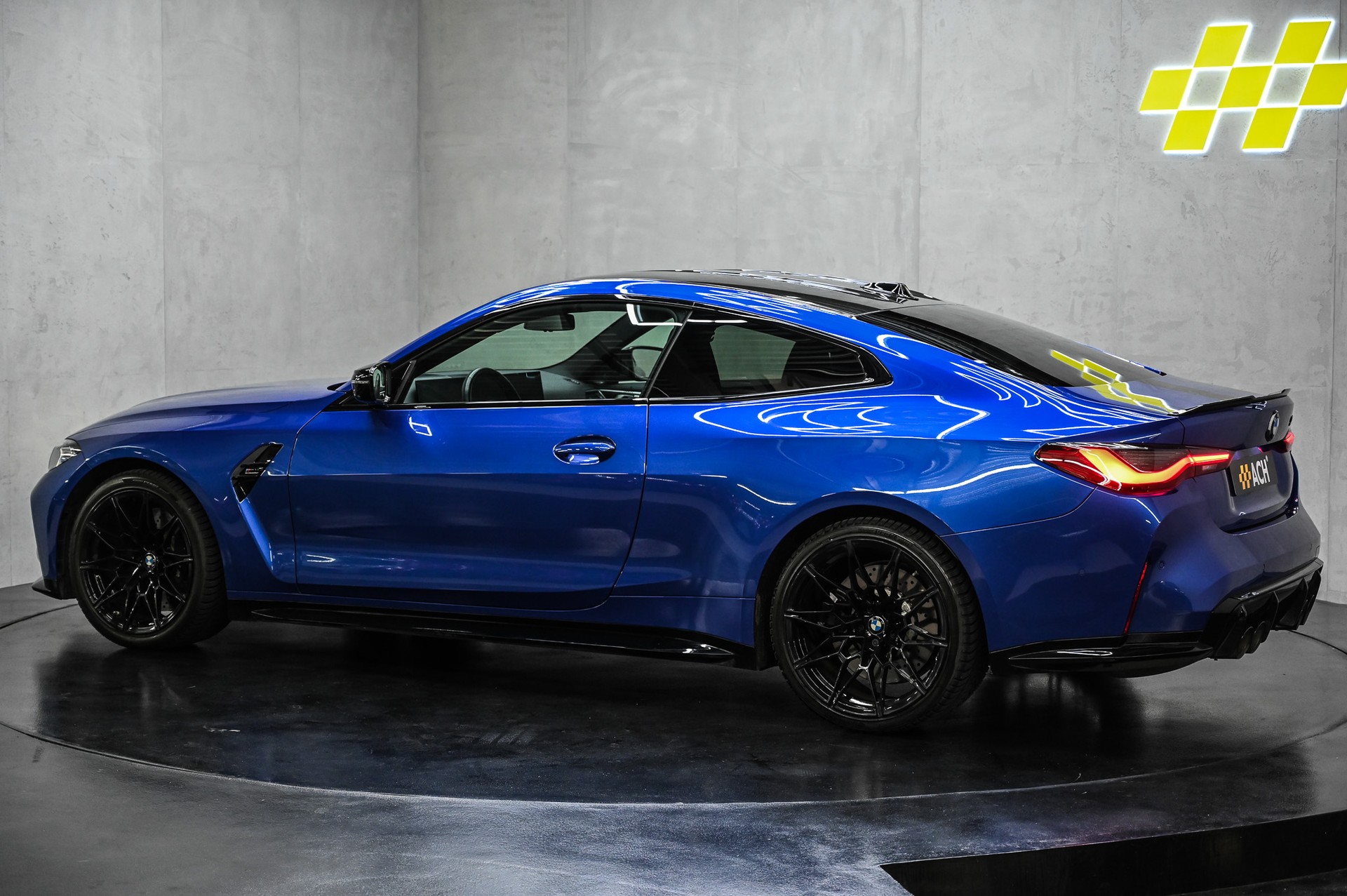 BMW M4 Competition xDrive Coupé-image-5
