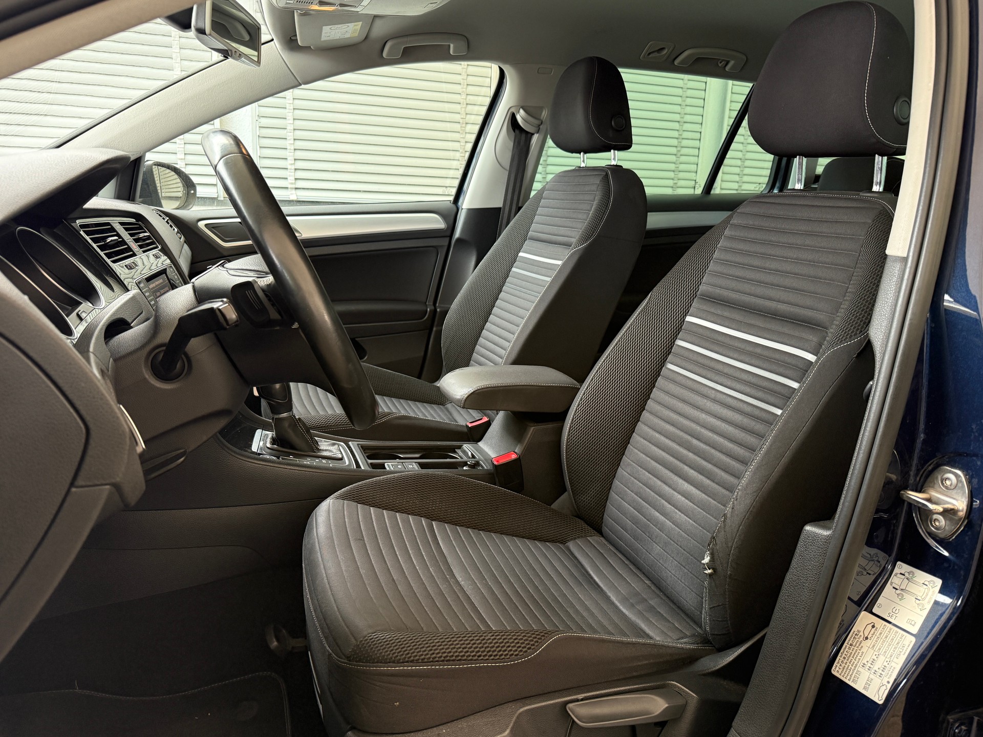 VW Golf Variant 1.4 TSI Cup DSG-image-12