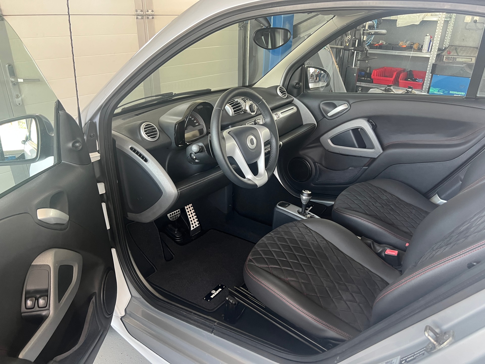 SMART fortwo Brabus softouch-image-4
