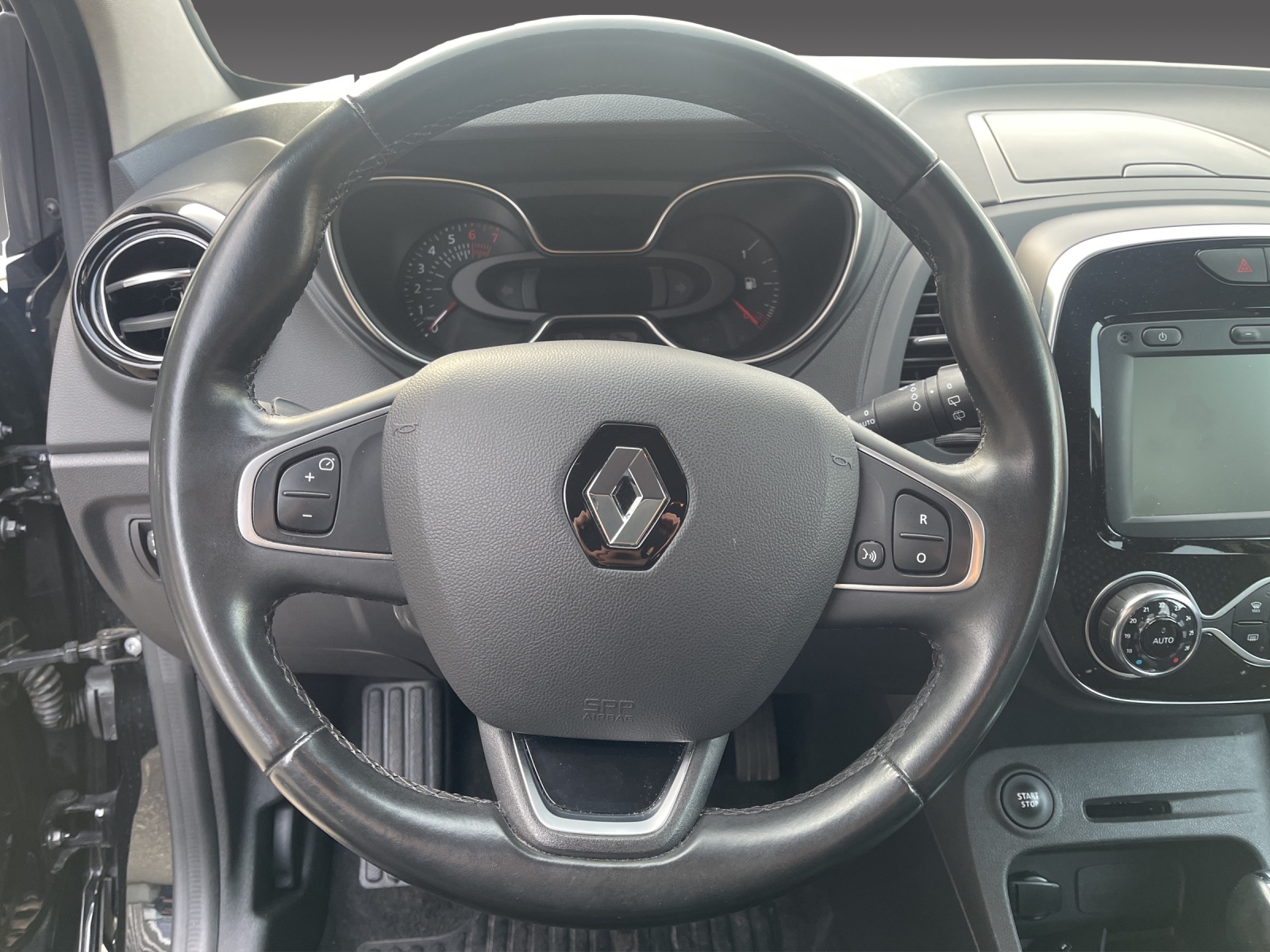 RENAULT Captur 1.3 T 16V Intens EDC-image-9