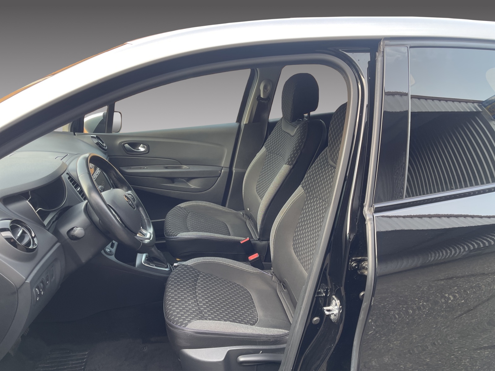 RENAULT Captur 1.3 T 16V Intens EDC-image-8
