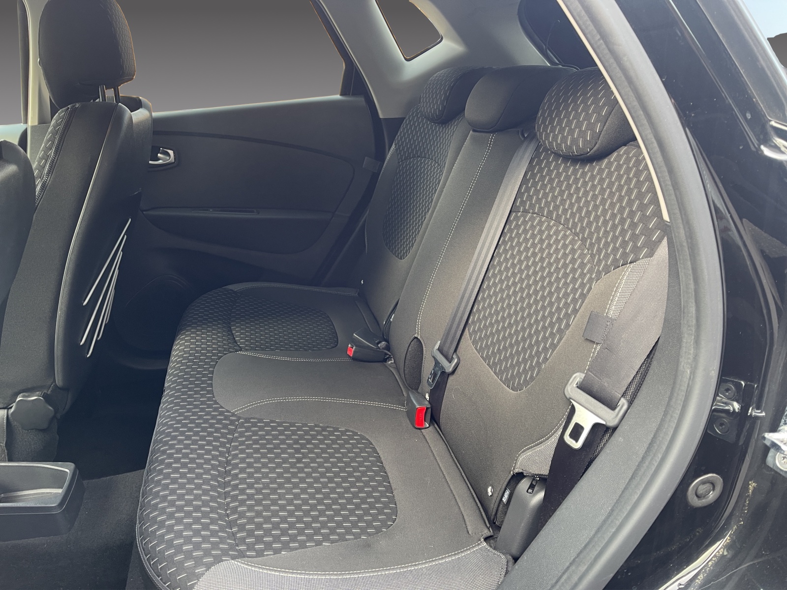 RENAULT Captur 1.3 T 16V Intens EDC-image-11