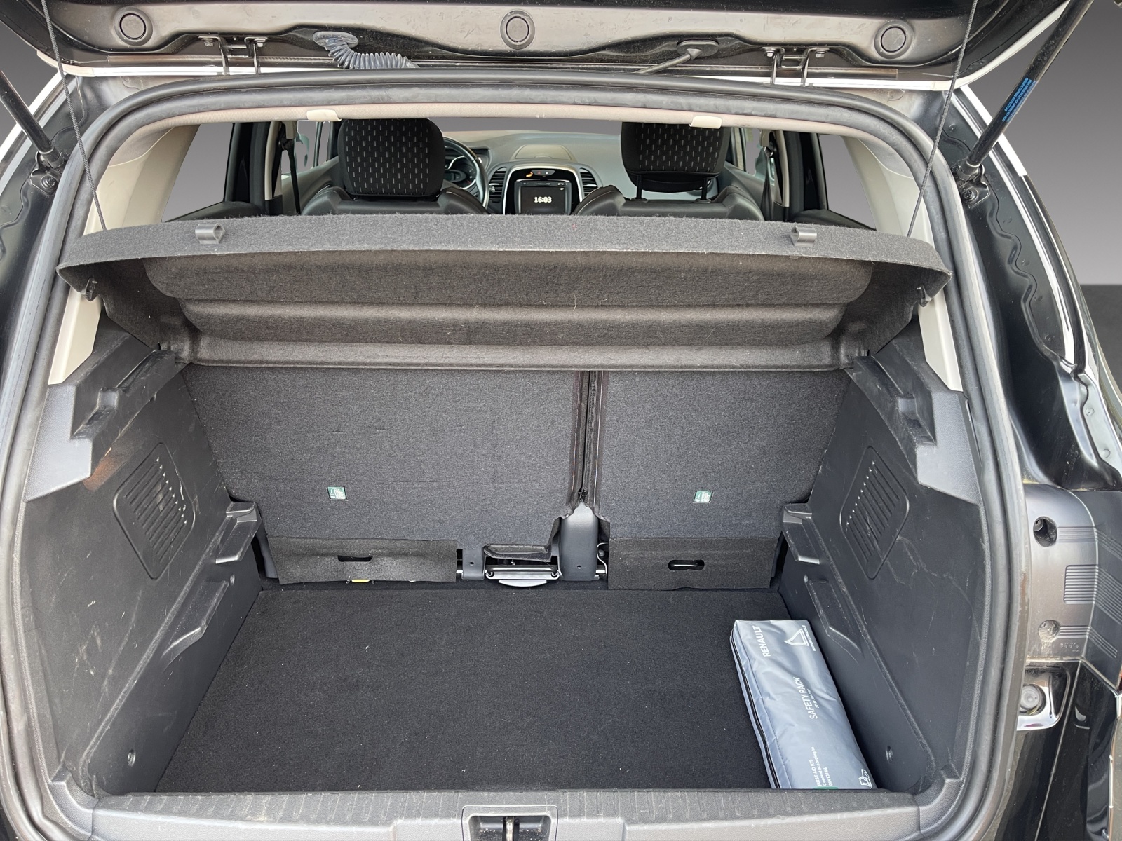 RENAULT Captur 1.3 T 16V Intens EDC-image-19