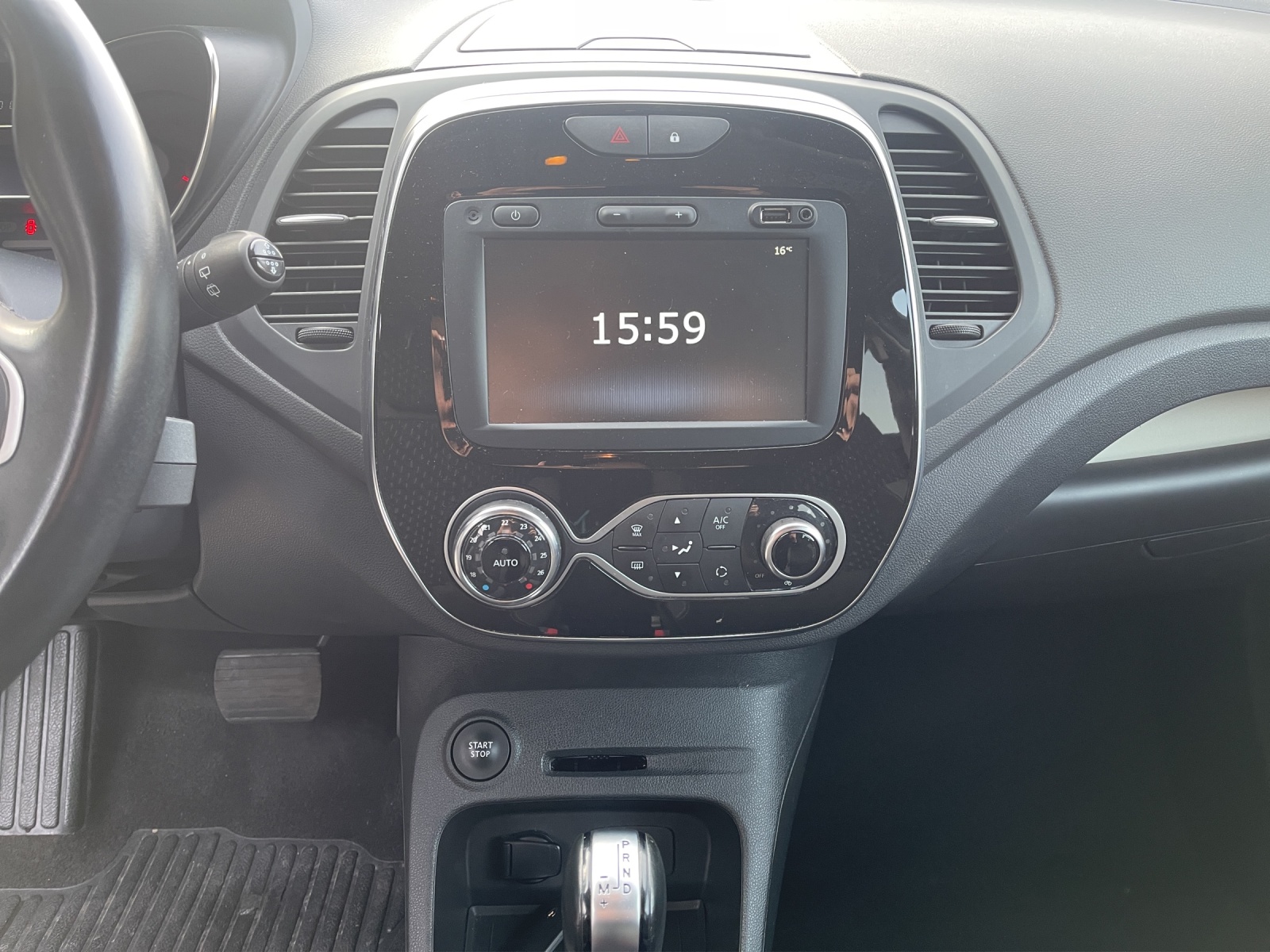 RENAULT Captur 1.3 T 16V Intens EDC-image-13