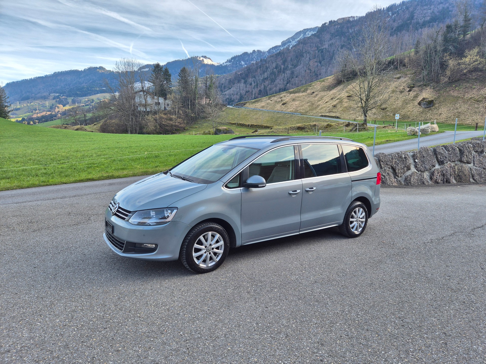 VW Sharan 2.0 TDI BMT Comfortline 4Motion-image-1