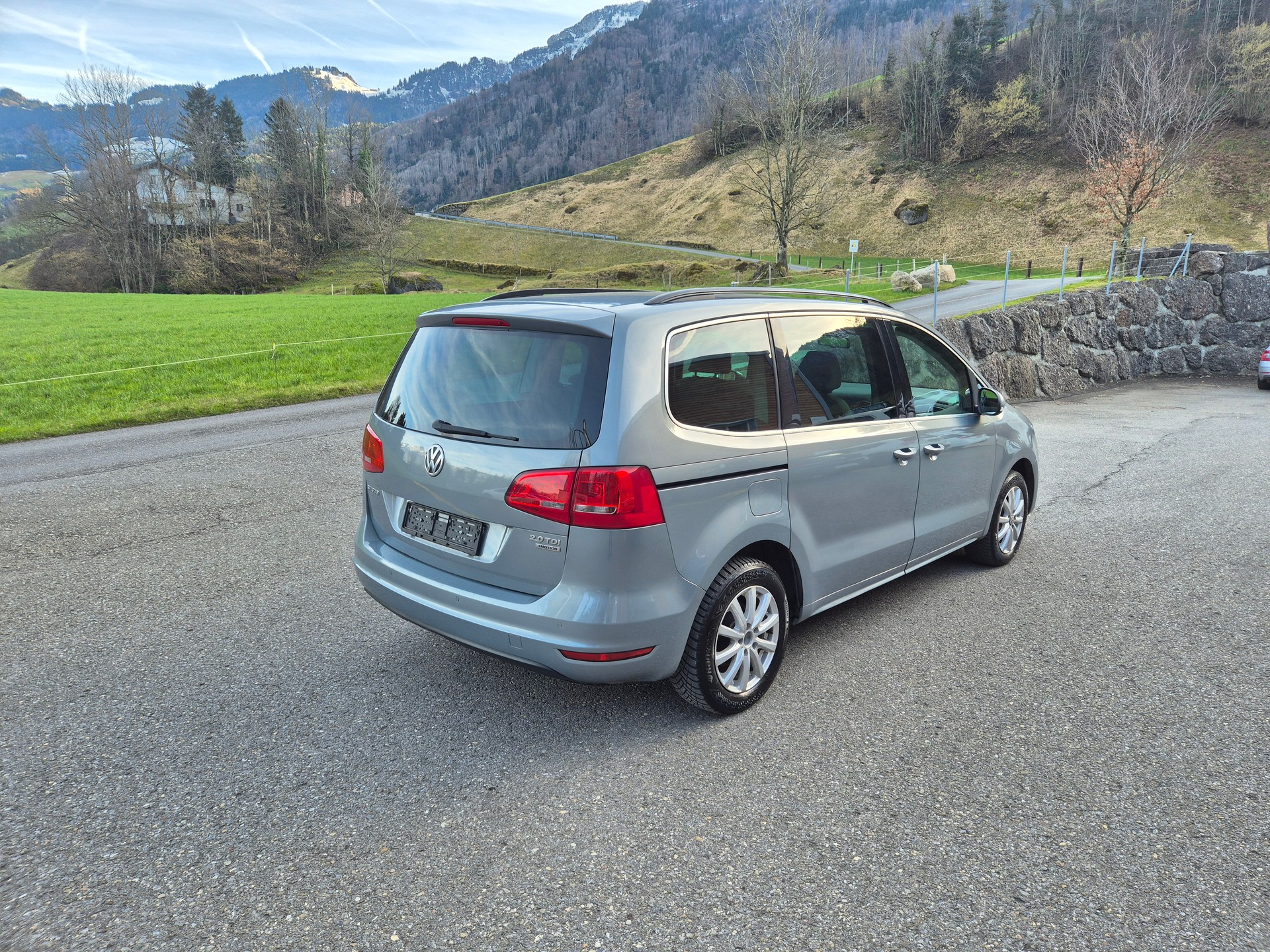 VW Sharan 2.0 TDI BMT Comfortline 4Motion-image-5
