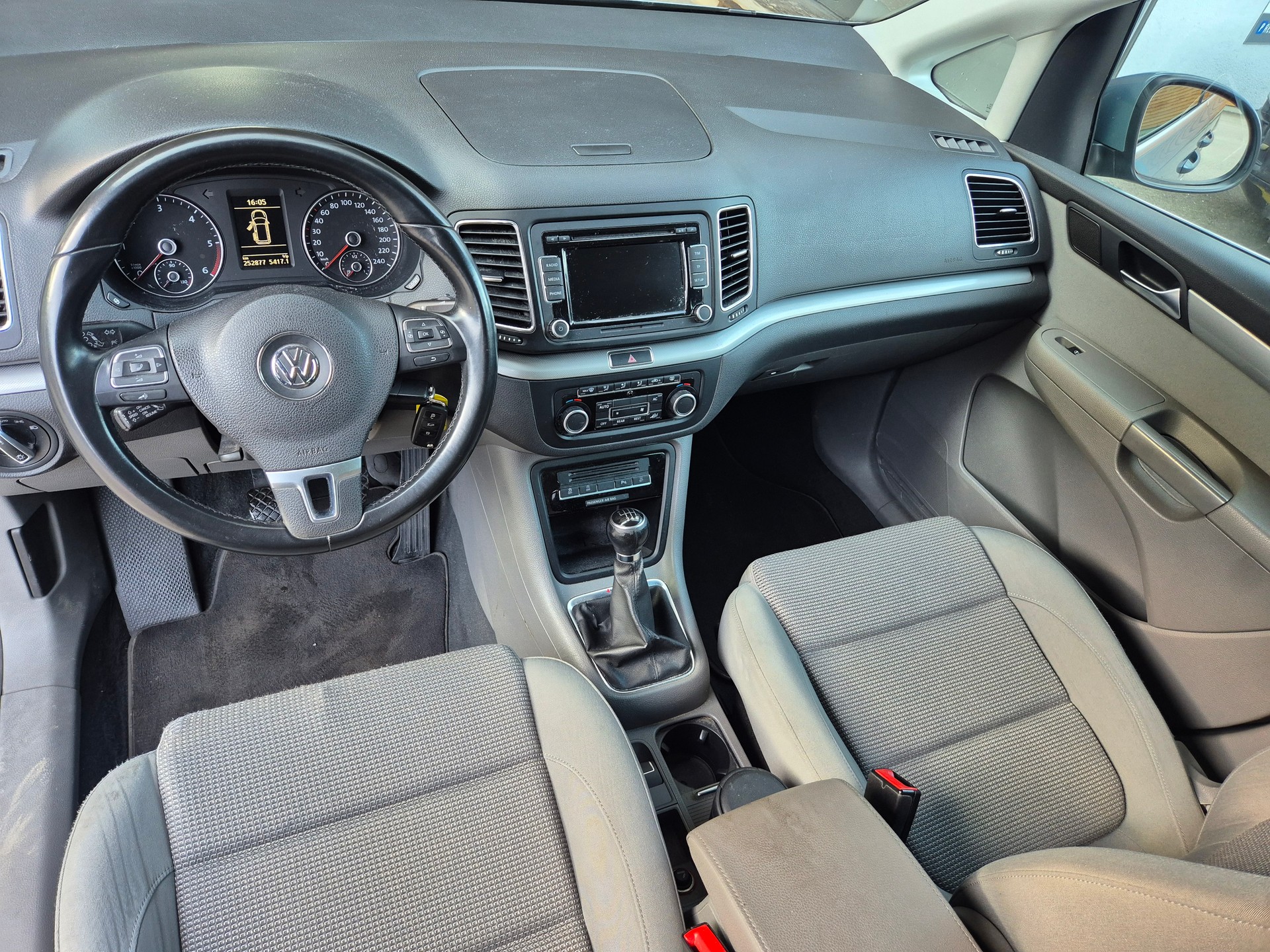 VW Sharan 2.0 TDI BMT Comfortline 4Motion-image-6