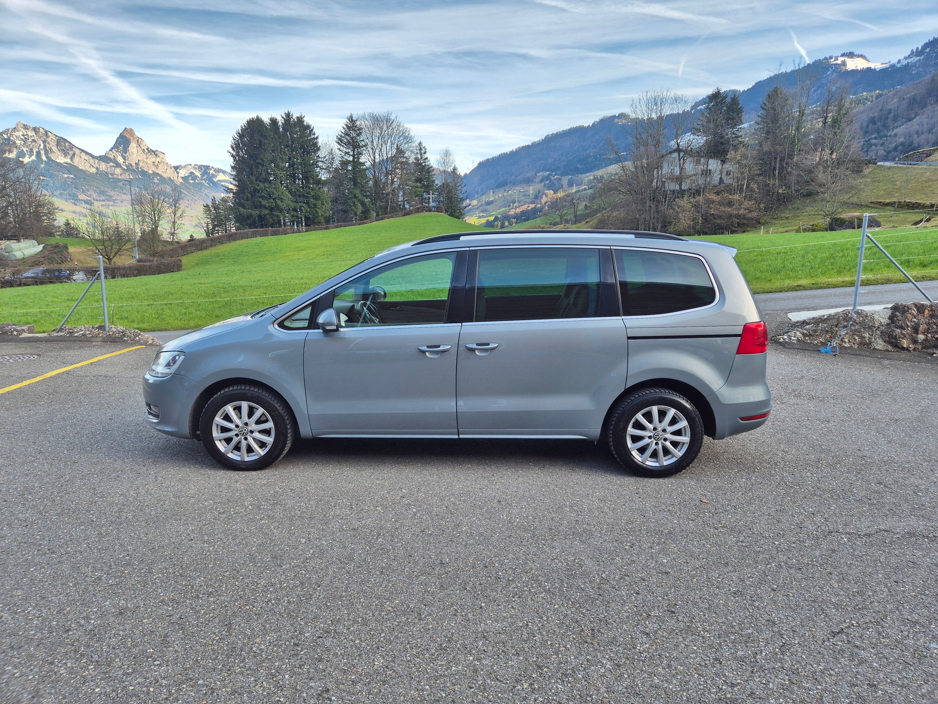 VW Sharan 2.0 TDI BMT Comfortline 4Motion-image-2
