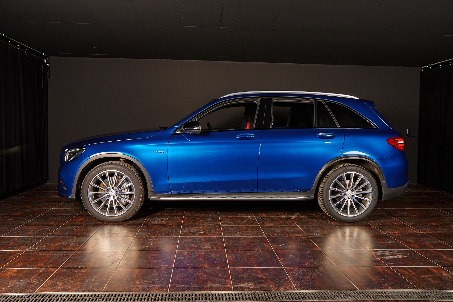 MERCEDES-BENZ GLC 43 AMG 4Matic 9G-Tronic-image-2