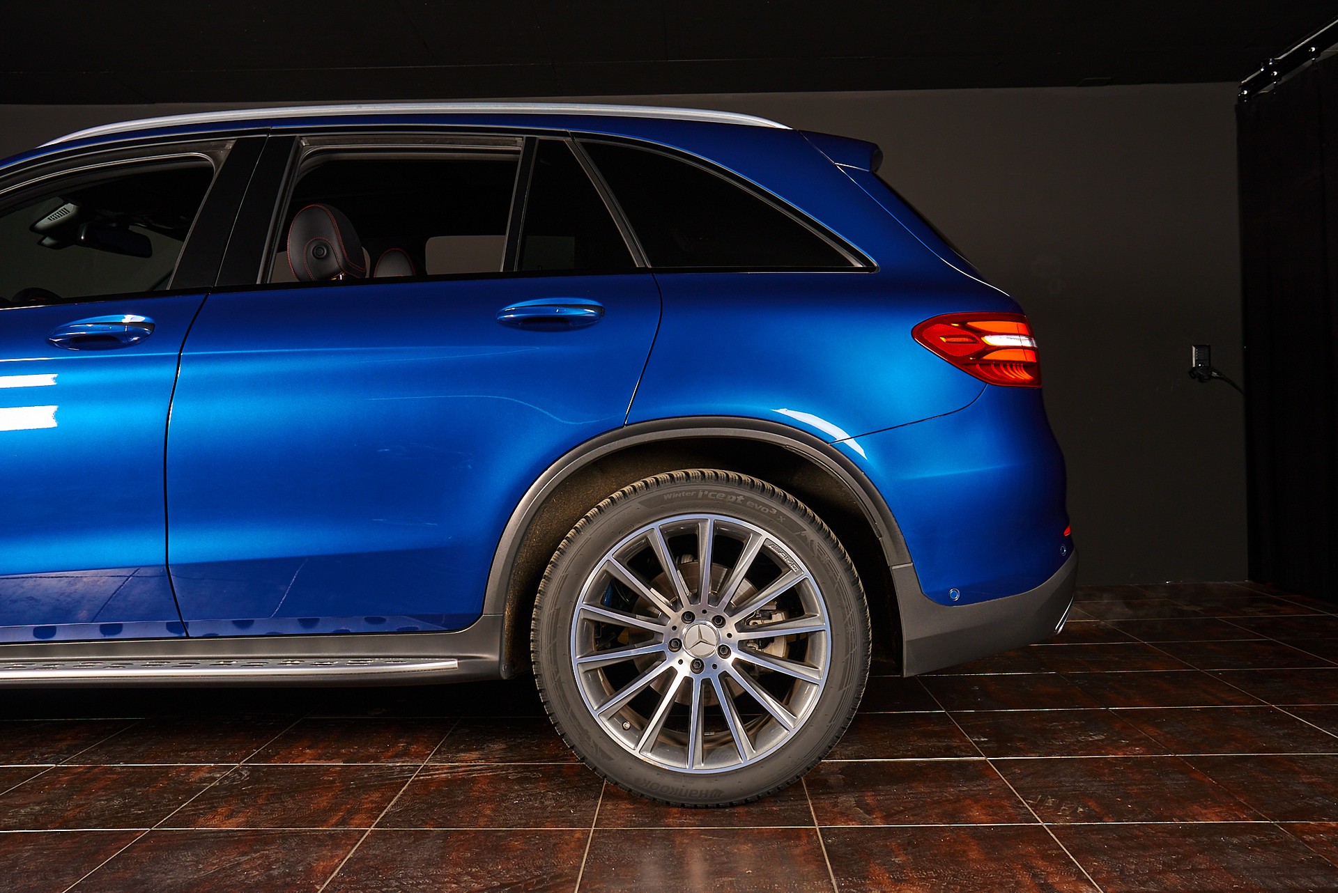 MERCEDES-BENZ GLC 43 AMG 4Matic 9G-Tronic-image-3