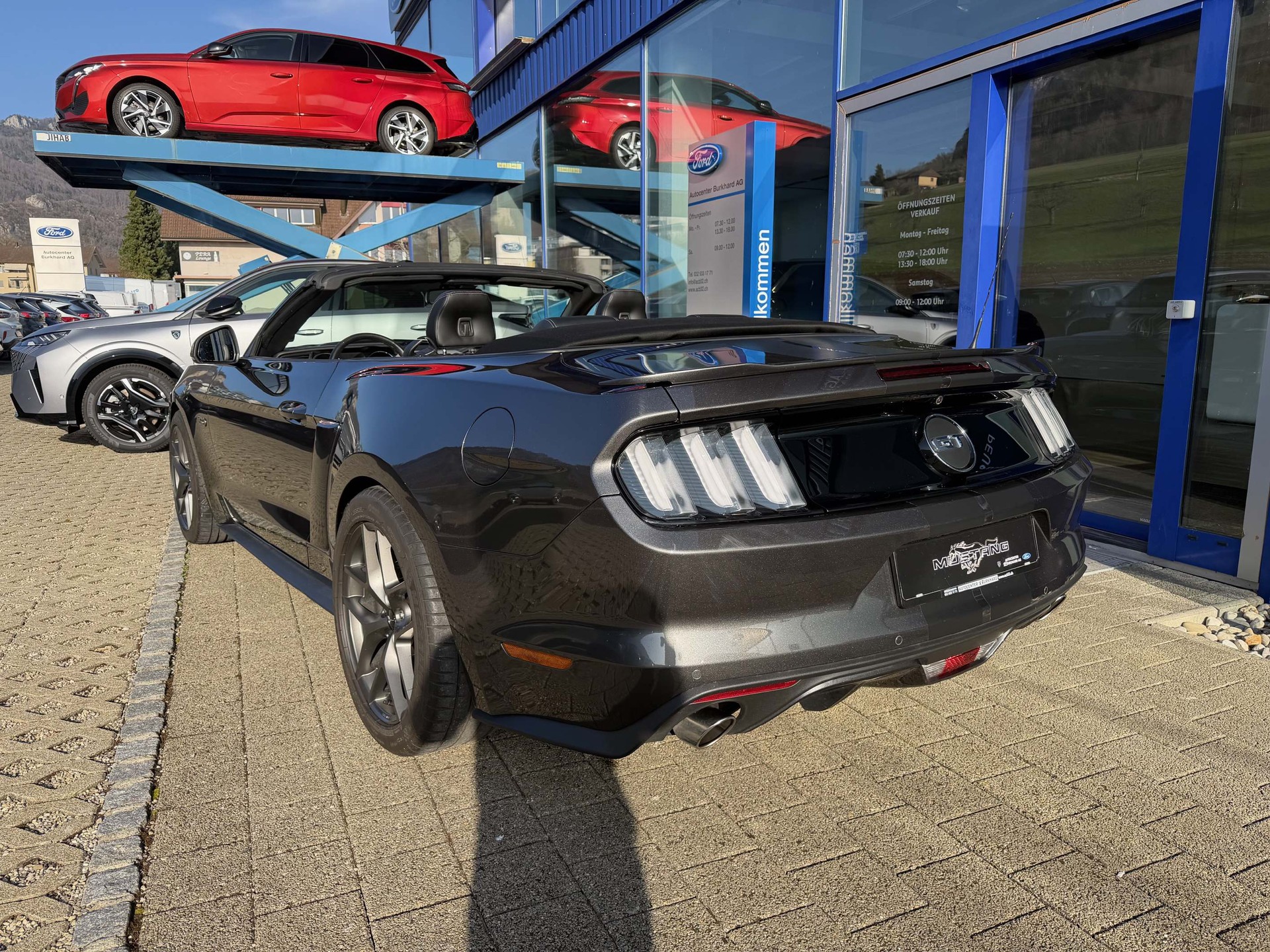 FORD Mustang Convertible 5.0 V8 GT-image-10