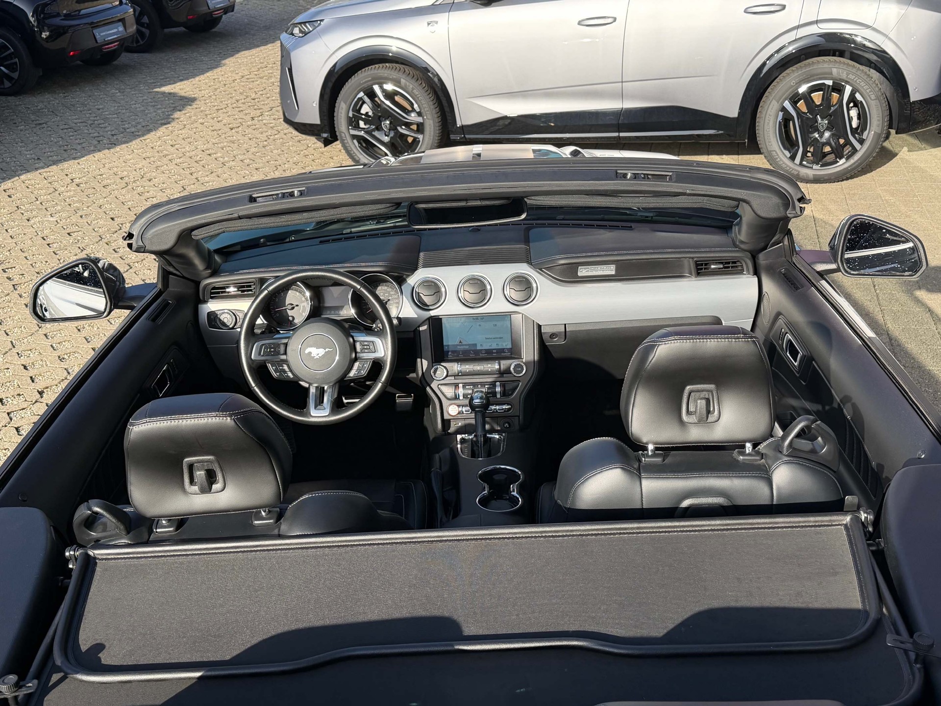 FORD Mustang Convertible 5.0 V8 GT-image-11
