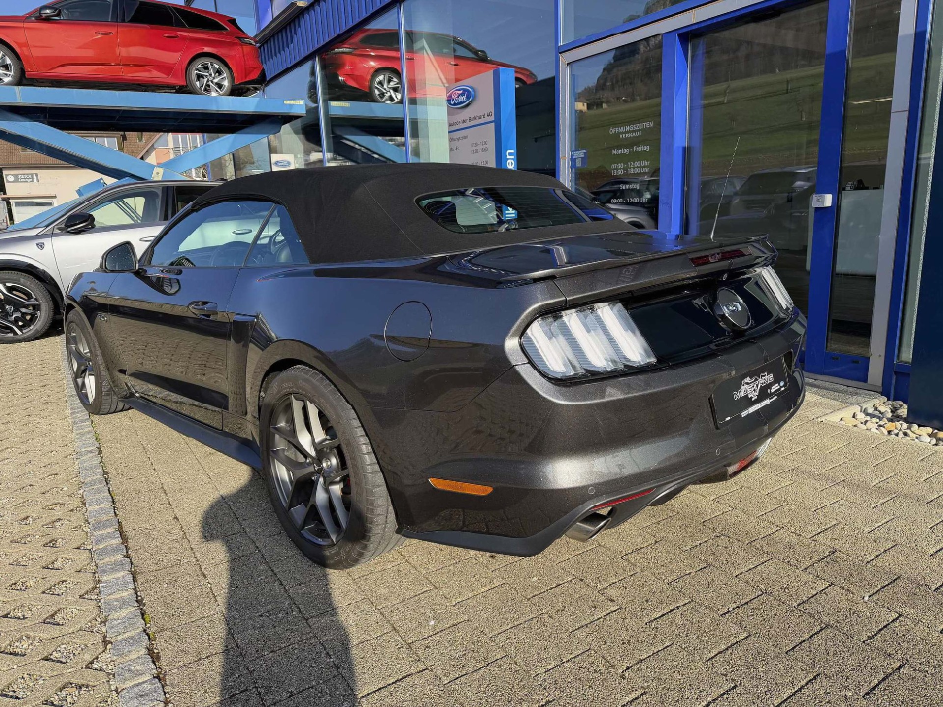 FORD Mustang Convertible 5.0 V8 GT-image-2