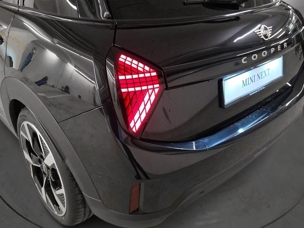 MINI Cooper C (5 door)-image-8