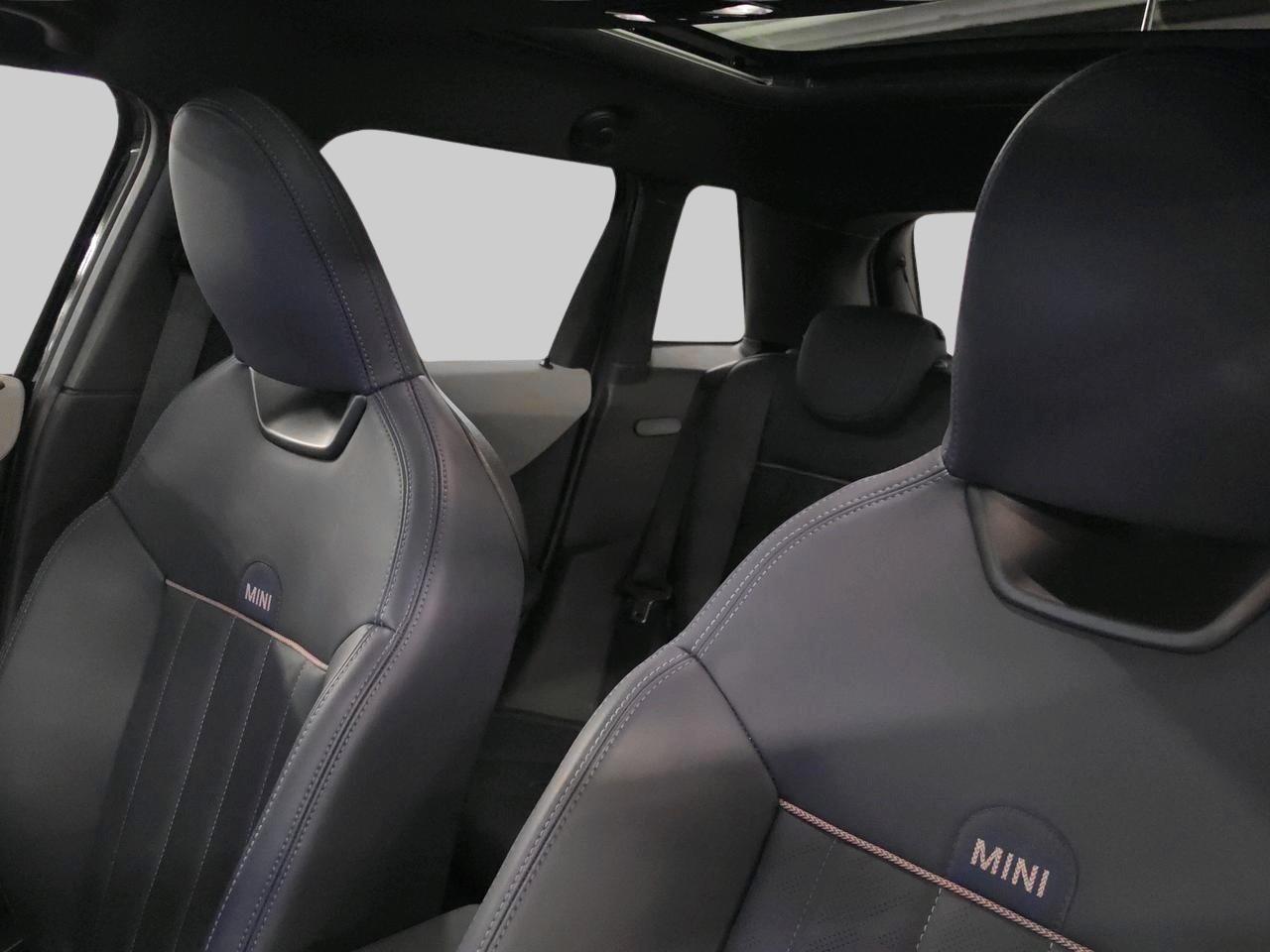 MINI Cooper C (5 door)-image-13