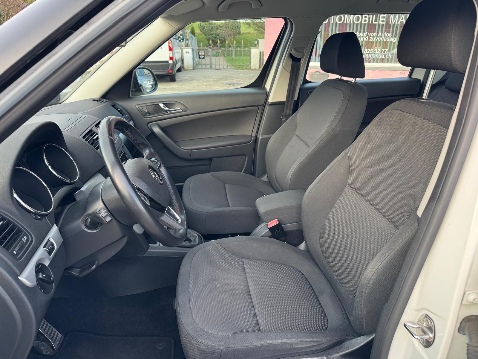 SKODA Yeti 2.0 TDI Active 4x4-image-7