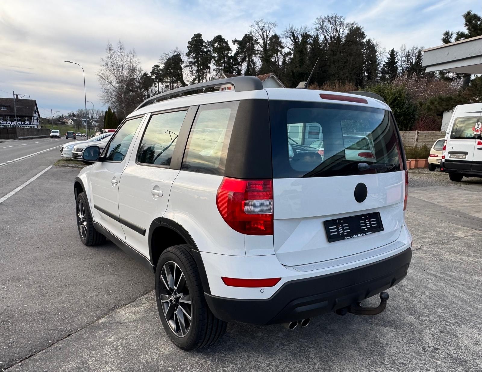 SKODA Yeti 2.0 TDI Active 4x4-image-4