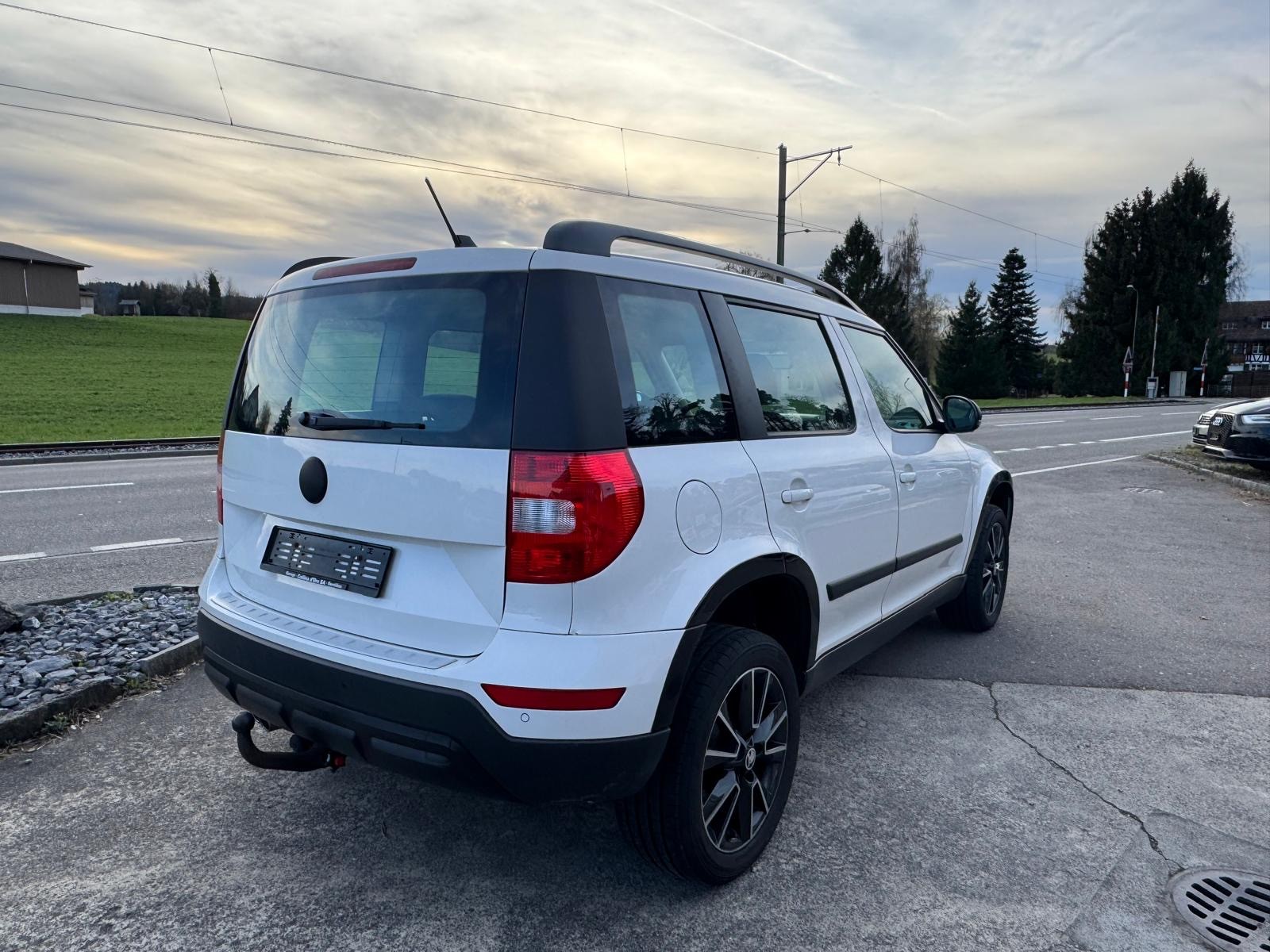SKODA Yeti 2.0 TDI Active 4x4-image-3
