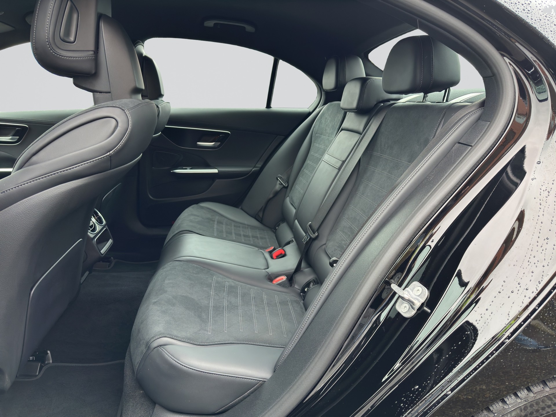 MERCEDES-BENZ C 220 d AMG-image-7