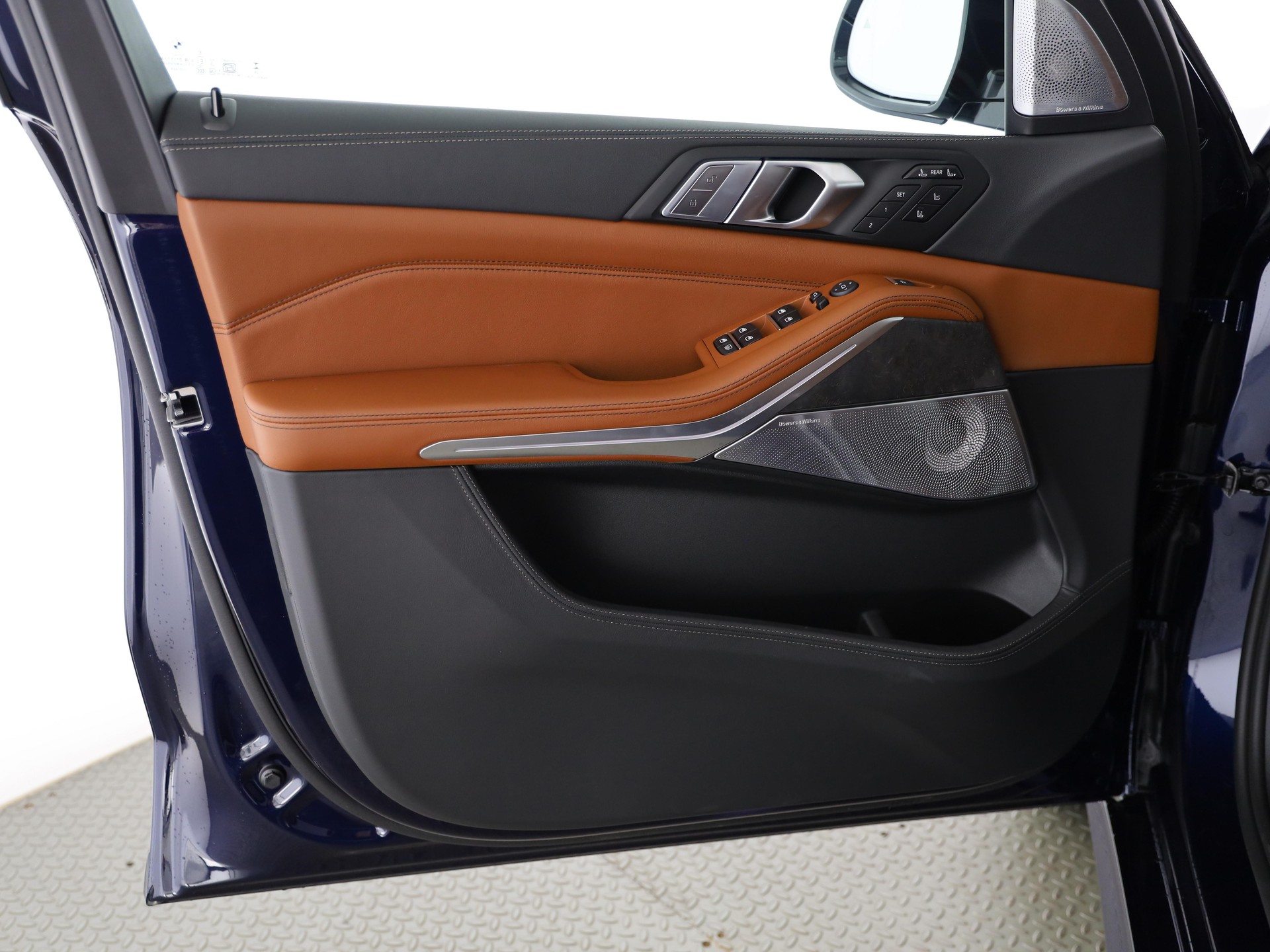 BMW X7 40i xDrive-image-9