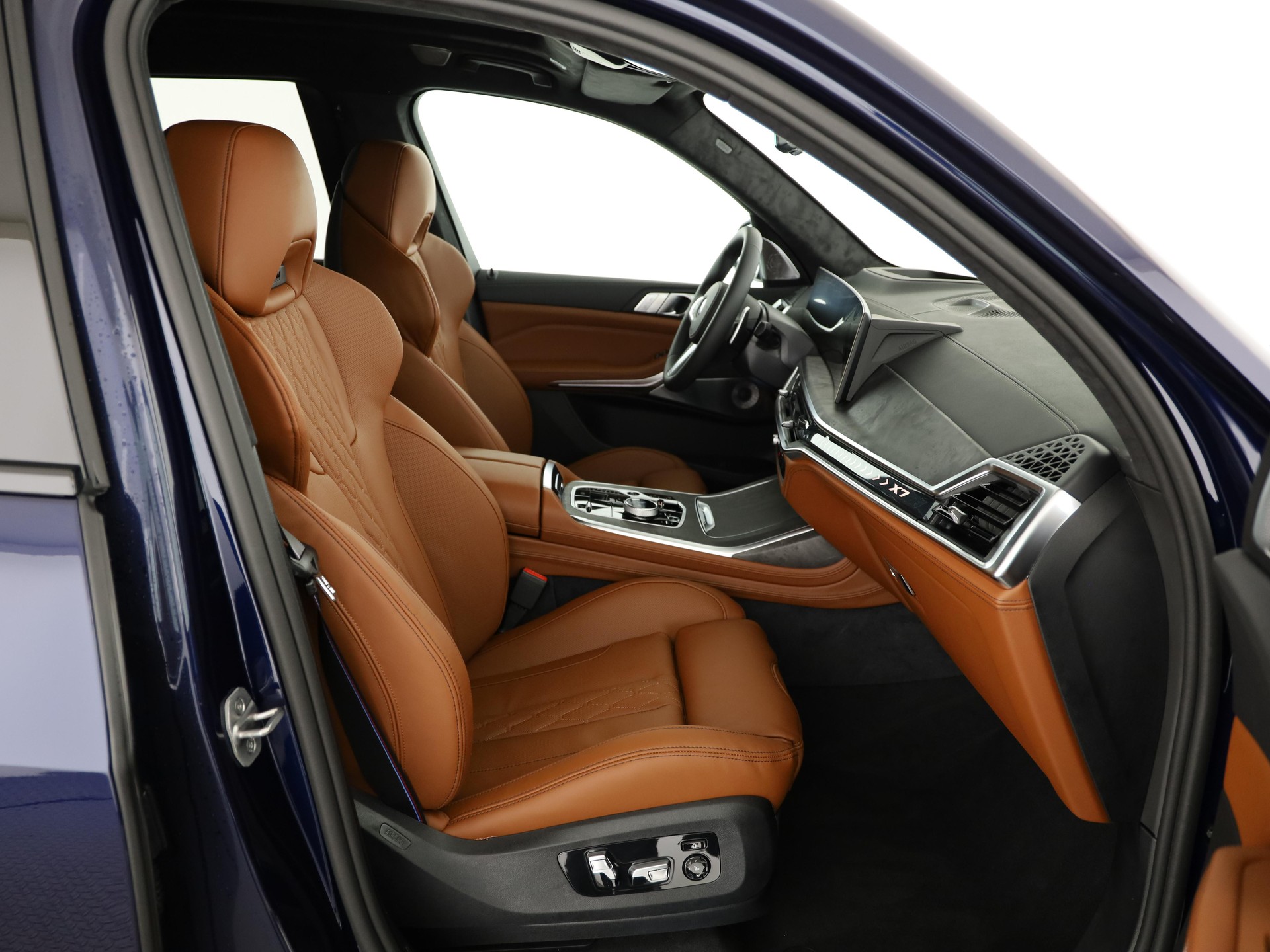 BMW X7 40i xDrive-image-13