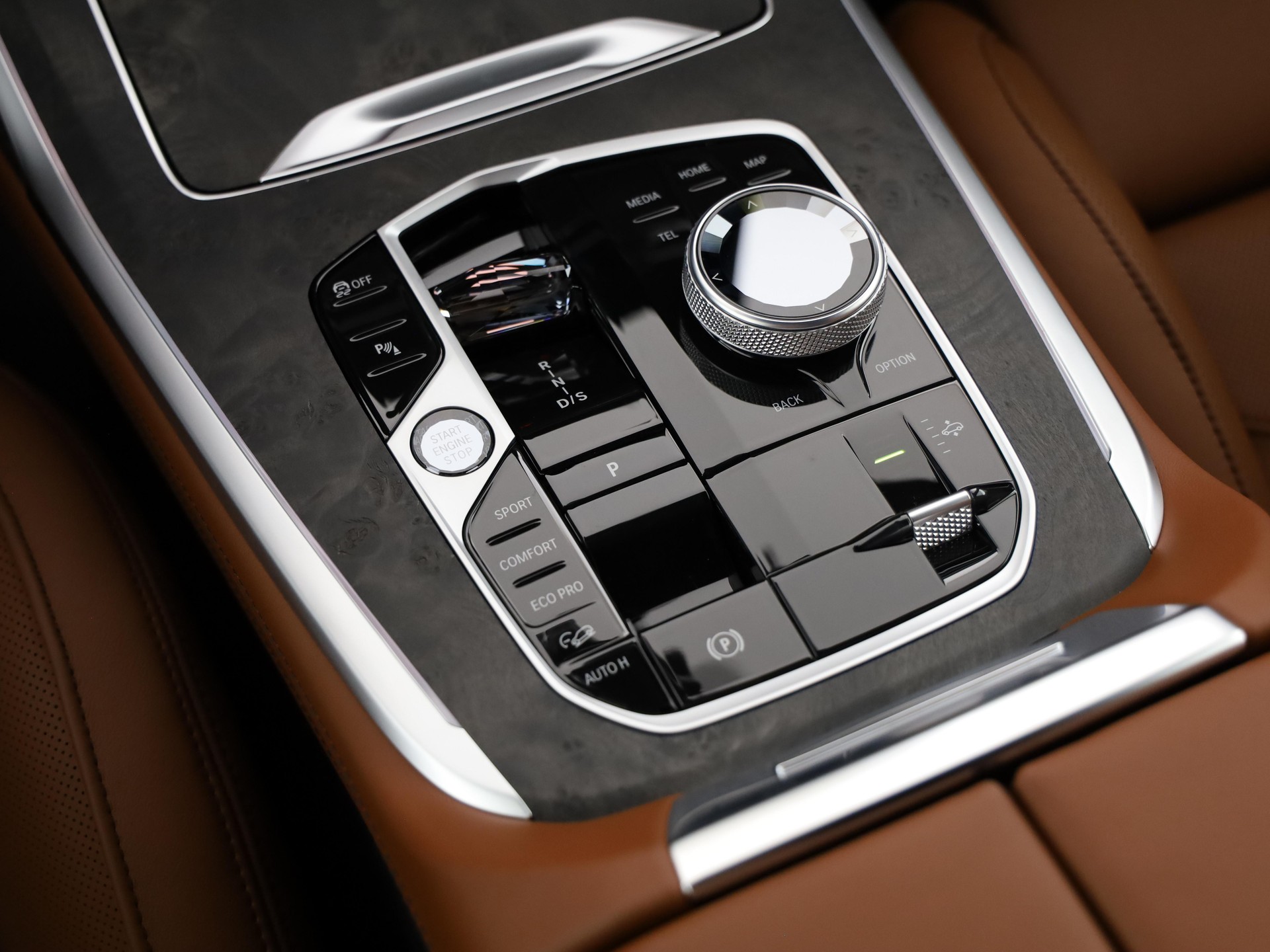 BMW X7 40i xDrive-image-16