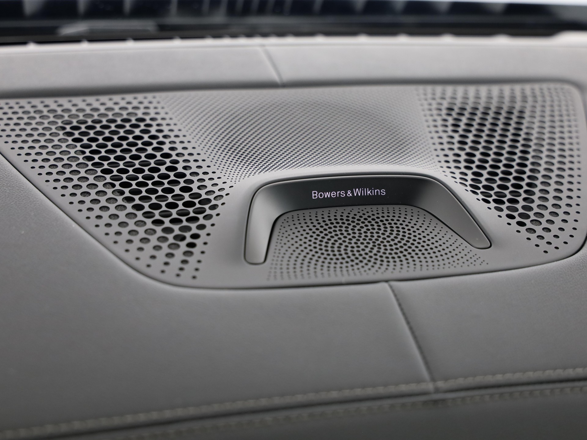BMW X7 40i xDrive-image-18