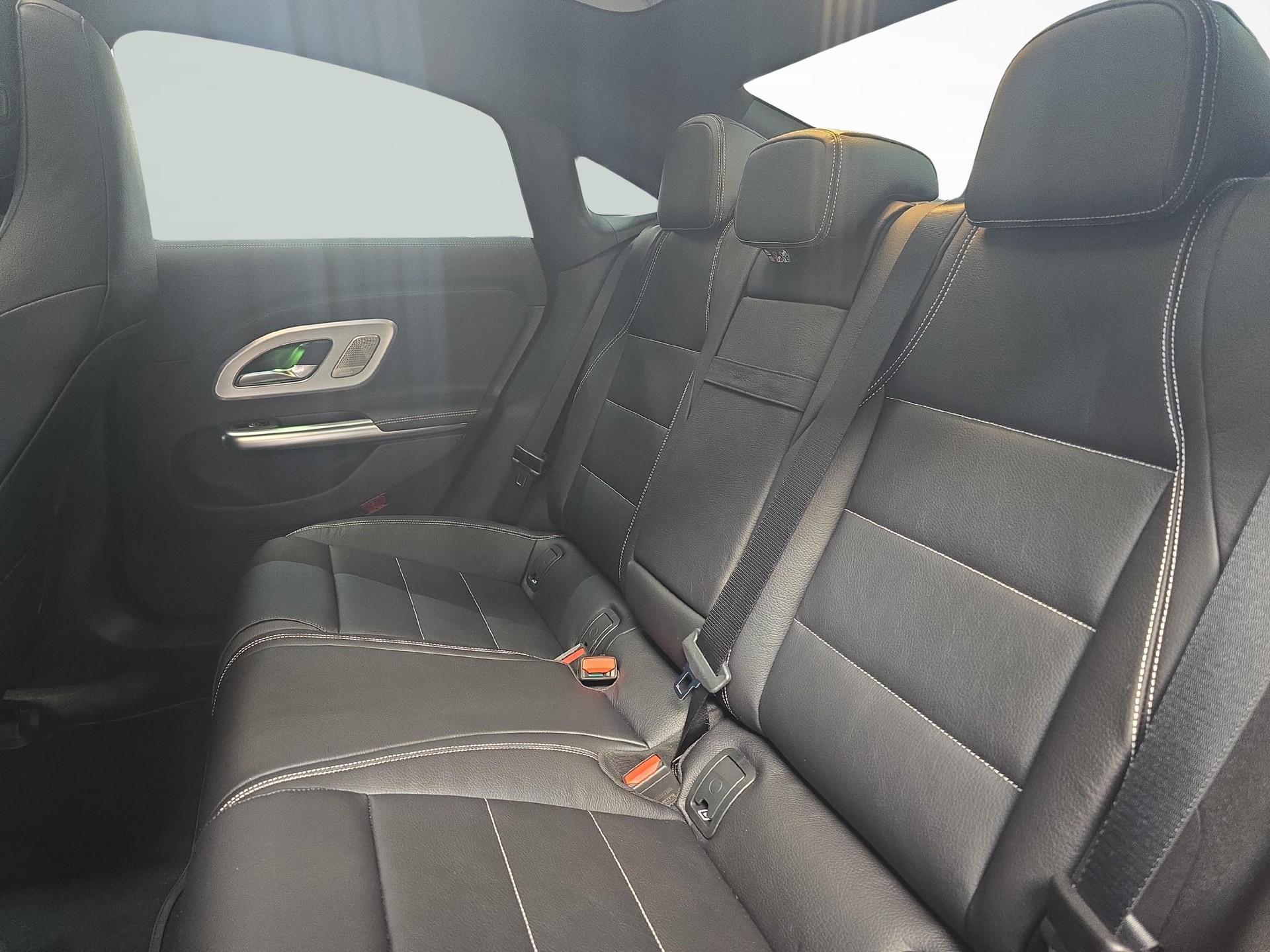 MERCEDES-BENZ CLA 350 4MATIC EQ Technology AMG Line-image-8