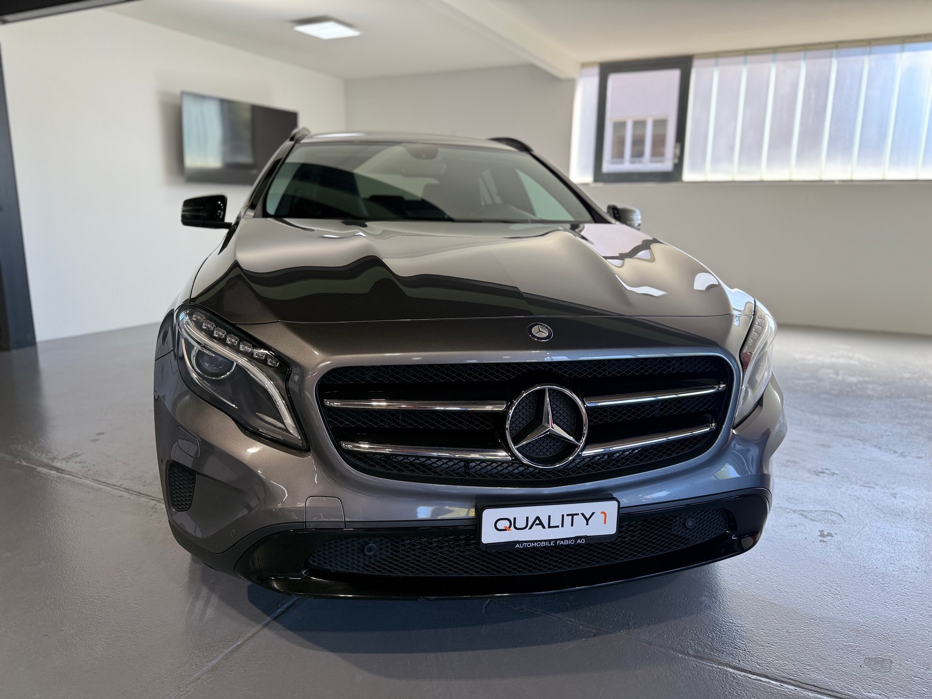 MERCEDES-BENZ GLA 200 Night Star 7G-DCT